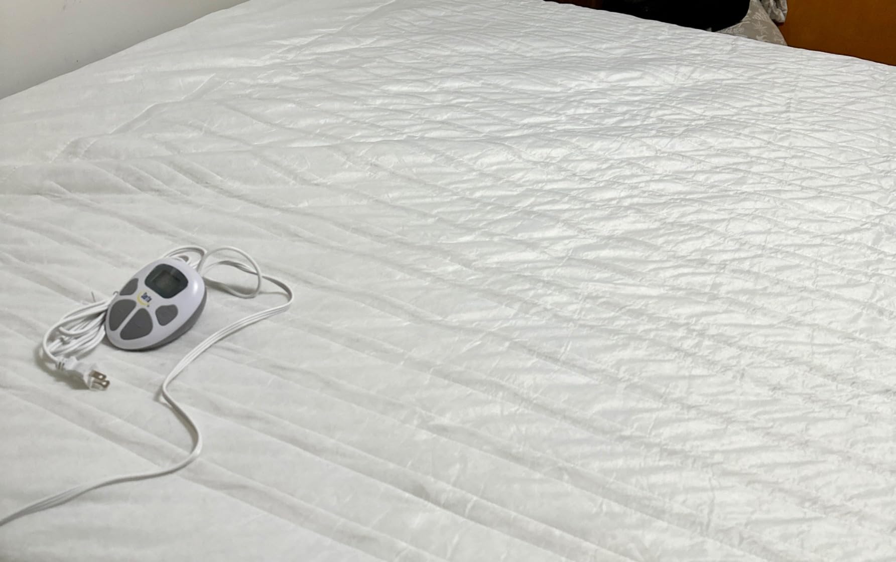 Serta Waterproof Heated Mattress Pad - Electric Bed Warmer with 10 Heat Settings, Auto Shut Off Timer, ETL Certified Electric Mattress Pad, Elastic Deep Pocket, Machine Washable, White King customer photo 1