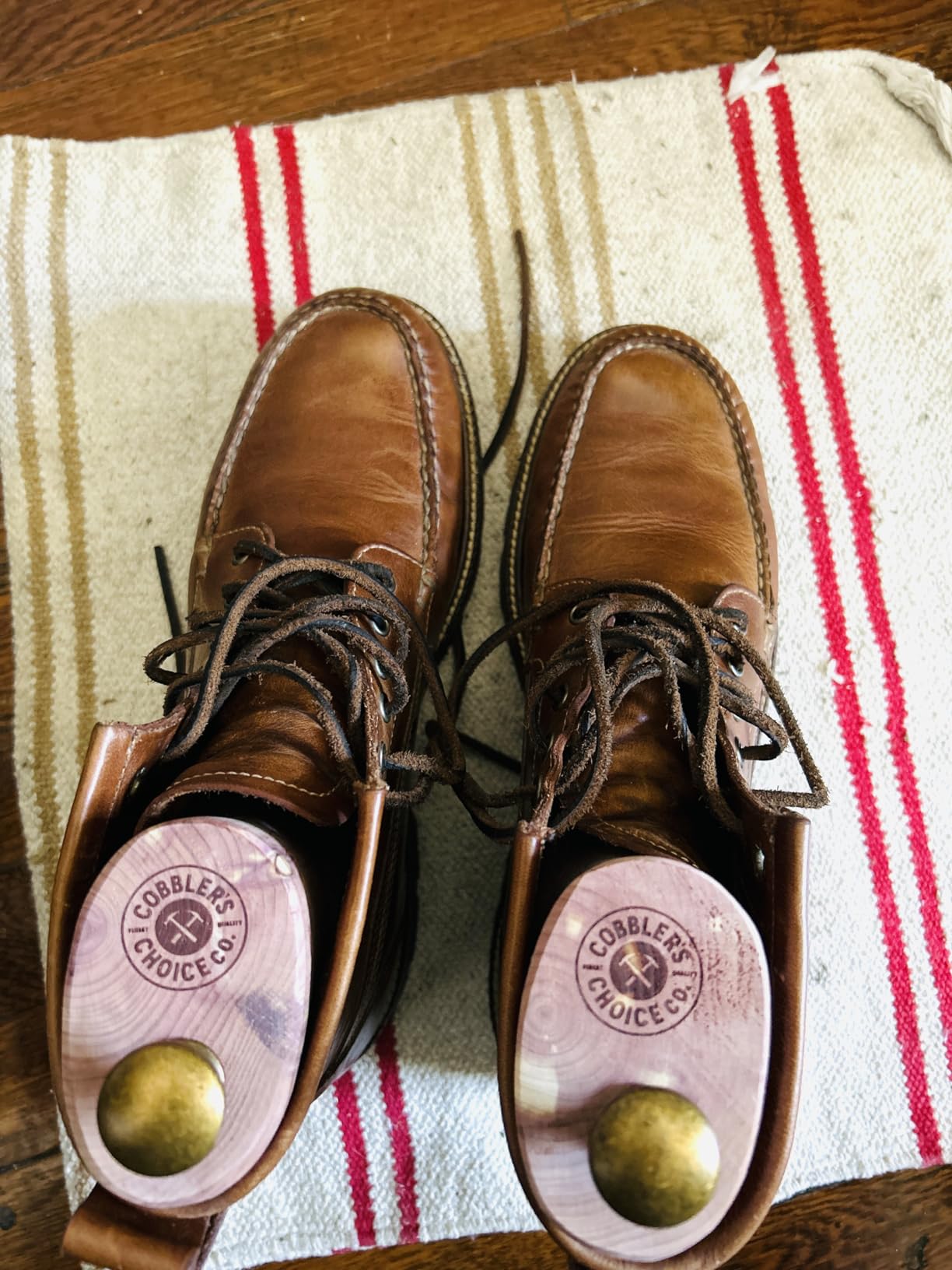 Cobbler's Choice Men's Cedar Boot Tree - All Natural Aromatic Cedar Wood - Premium Construction & Unbeatable Quality customer photo 1