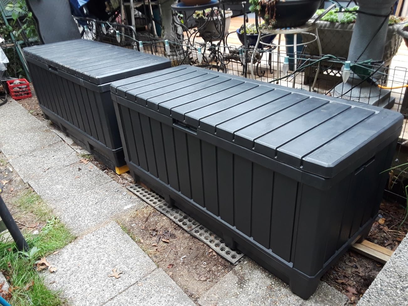 Keter Kentwood 92 Gallon Resin Deck Box-Organization and Storage for Patio Furniture Outdoor Cushions, Throw Pillows, Garden Tools and Pool Floats, Dark Grey customer photo 1