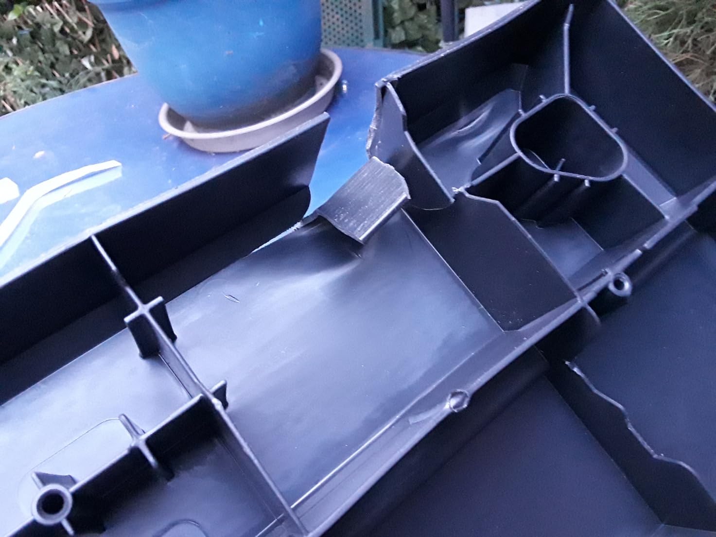 Keter Kentwood 92 Gallon Resin Deck Box-Organization and Storage for Patio Furniture Outdoor Cushions, Throw Pillows, Garden Tools and Pool Floats, Dark Grey customer photo 2