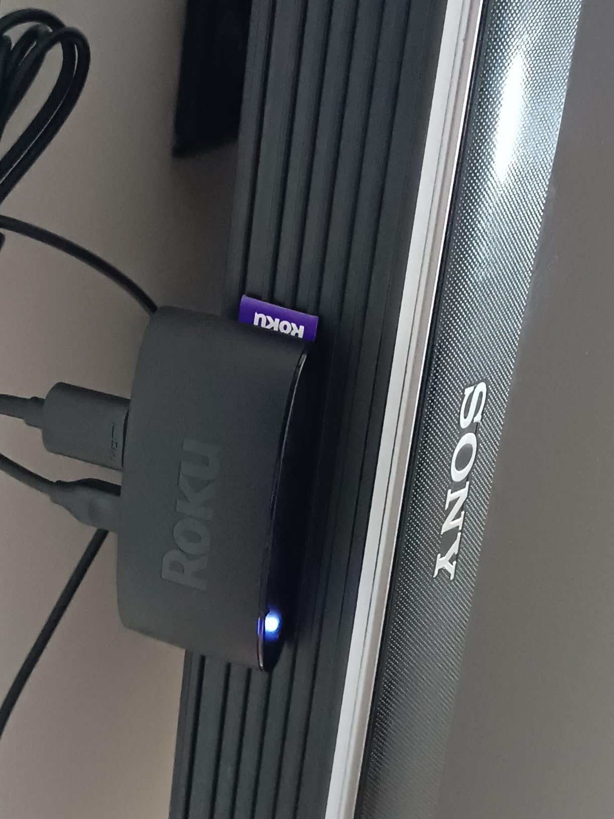 Roku Express 4K 2022 | Streaming Media Player HD/4K/HDR with Smooth Wireless Streaming and Roku Simple Remote with TV Controls, Includes Premium HDMI Cable customer photo 1