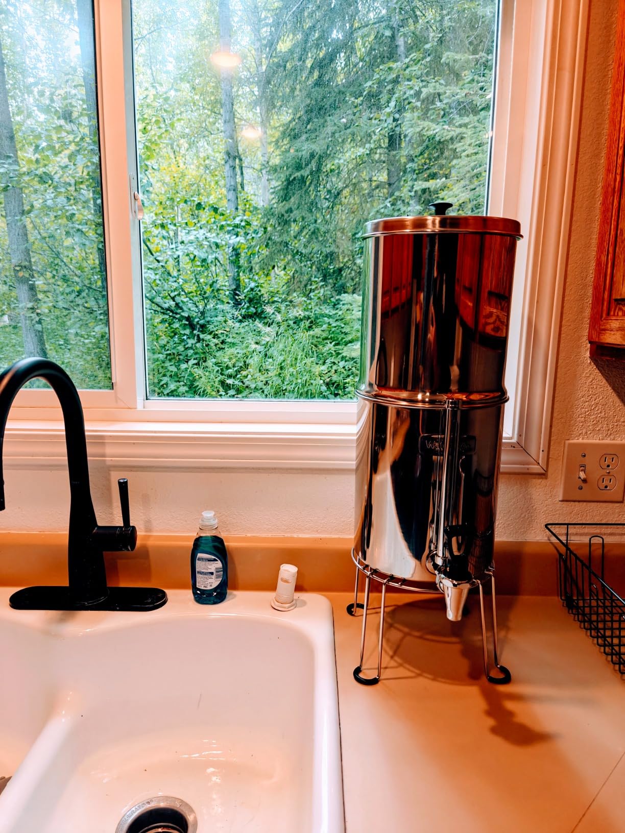 Waterdrop Gravity-fed Water Filter System, 2.25G Stainless-Steel System with 4 Filters, Metal Water Level Spigot and Stand, NSF/ANSI 42&372 Standard, Reduces Chlorine-King Tank for Emergencies customer photo 1