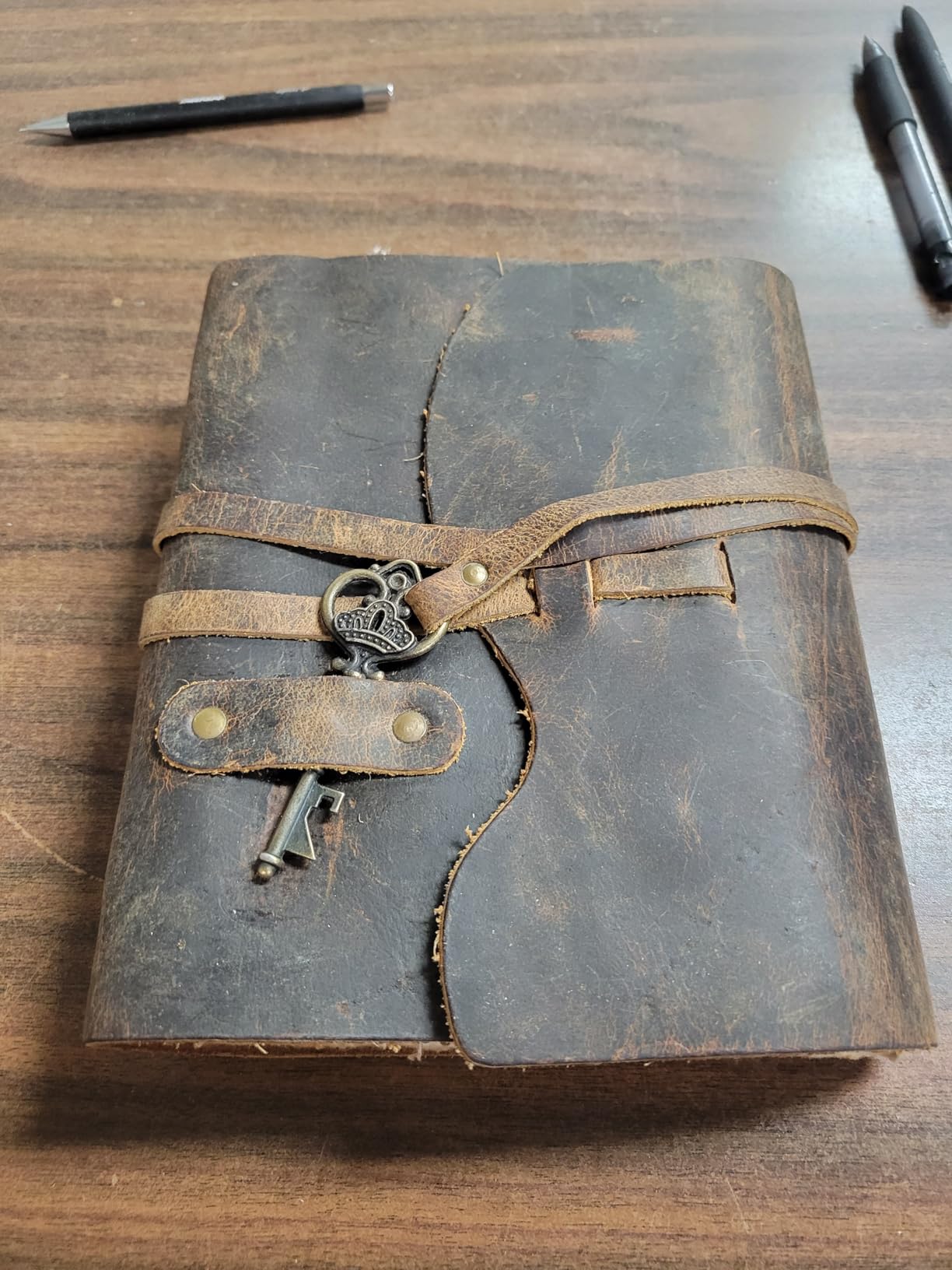 LEATHER VILLAGE Vintage Leather Journal - 200 Handmade Vintage Deckle Edge Paper - Leather bound Journal For Women Men - Vintage Key Closure - Book of Shadows - Cappuccino Brown - 6X4 inches (A6) customer photo 2