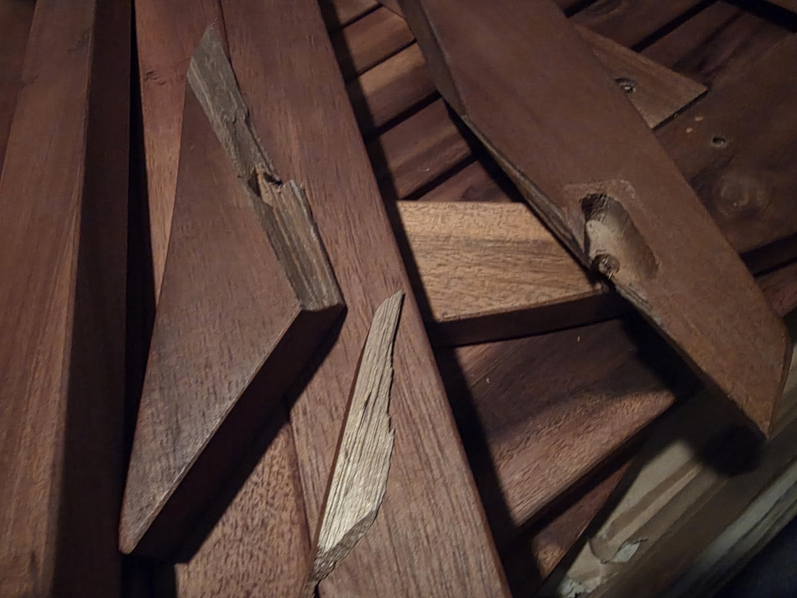 vidaXL Solid Acacia Wood Folding Patio Table - Elegant Outdoor Dining Furniture for Garden, Terrace, Patio customer photo 2