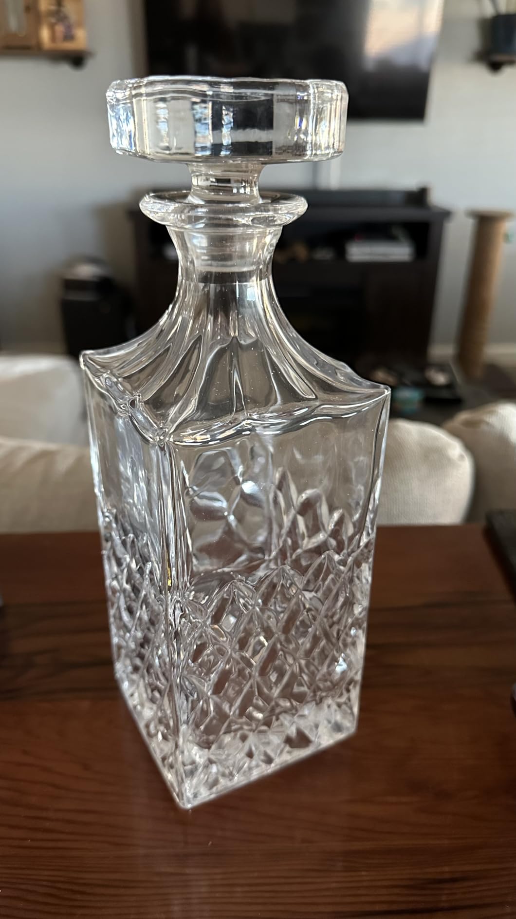 LIGHTEN LIFE Whiskey Decanter 29oz Crystal with Stopper, Non-Lead, 828ml, Clear, Durable, Dishwasher Safe, Classic European Design, Gift Box Included customer photo 2