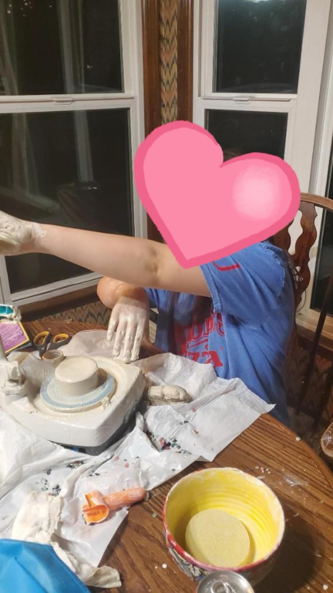 NATIONAL GEOGRAPHIC Pottery Wheel for Kids - Complete Pottery Kit for Beginners, Plug-in Motor, 2 lbs. Air Dry Clay, Sculpting Clay Tools, Apron & More, Patented Design, Craft Kit (Amazon Exclusive) customer photo 2