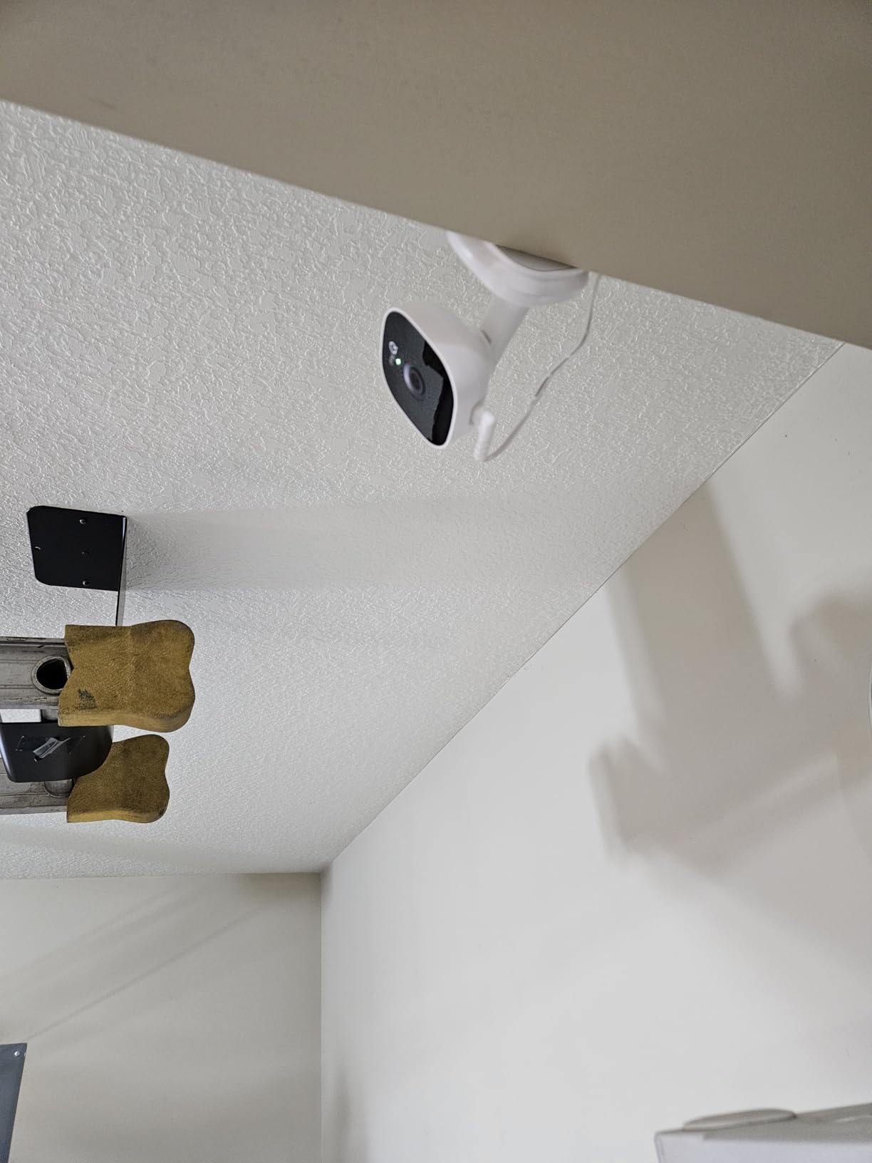 myQ Smart Garage Security Camera - 1080p HD Video, Night Vision, Motion Detection, Magnetic, Wi-Fi, Two-Way Audio, Smartphone Control customer photo 1