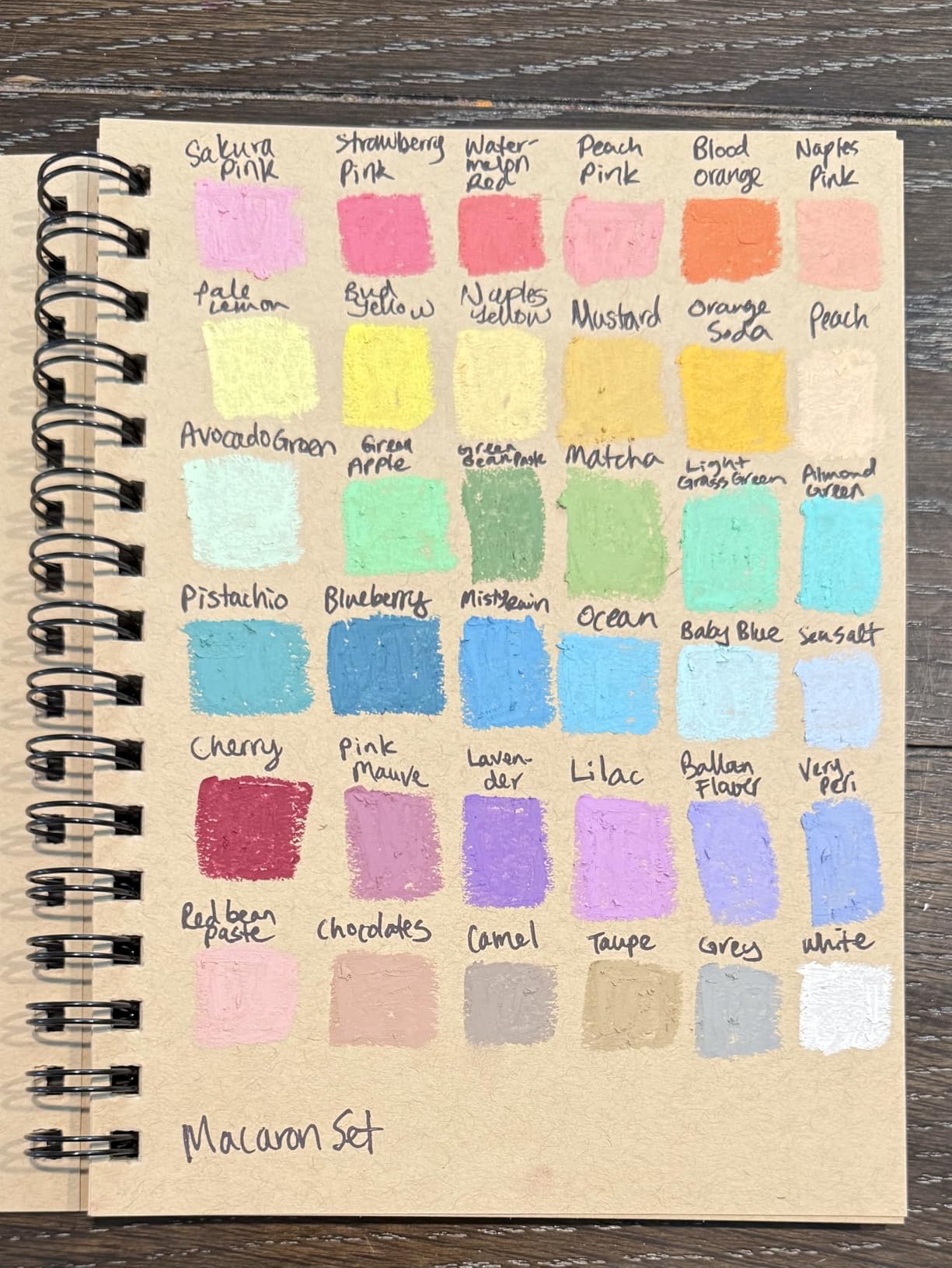 Artecho Oil Pastels Set of 48 Colors, Soft Oil Pastels for Art Painting, Drawing, Blending, Art Supplies for Artists, Beginners, Students, Teachers (10 x 70 mm) customer photo 2