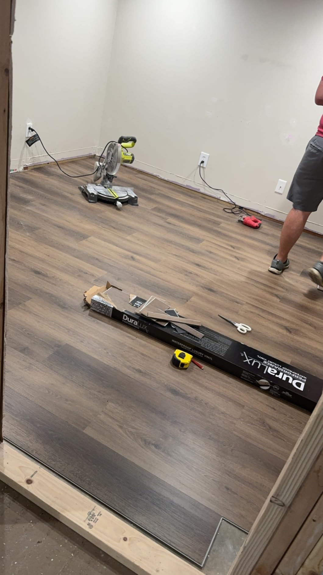 NAACOO Laminate Flooring Tools, Vinyl Flooring Tools, LVP Installation Kit, Tapping Block with Handle, 2 in 1 Spacers, Heavy Duty Pull Bar, Reinforced Double-Faced Mallet customer photo 1