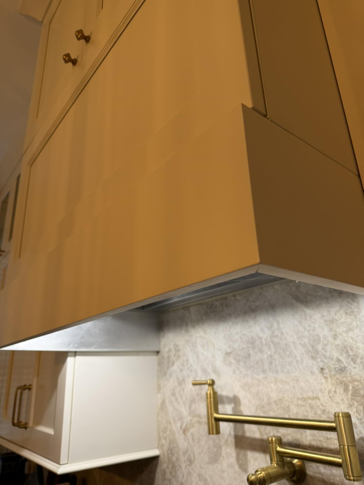 IKTCH 42 inch Built-in/Insert Range Hood 900 CFM, Ducted/Ductless Convertible Duct, Stainless Steel Kitchen Vent Hood with 2 Pcs Adjustable Lights and 3 Pcs Baffle Filters with Handlebar customer photo 2