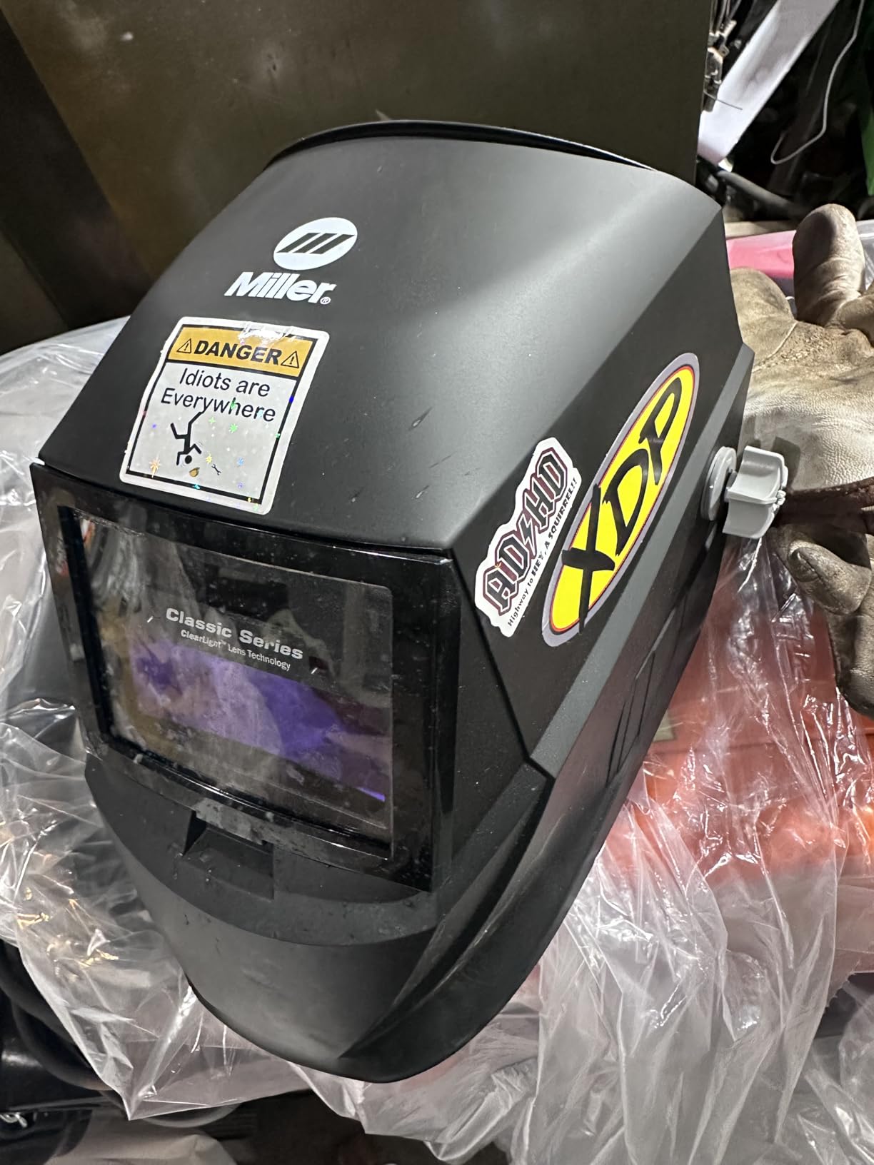 Miller Classic Series Auto-Darkening Welding Helmet - Professional TIG/MIG Welding Mask with ClearLight Technology, High Definition Optics, Variable Shade 8-13, Comfortable Headgear, Black customer photo 1