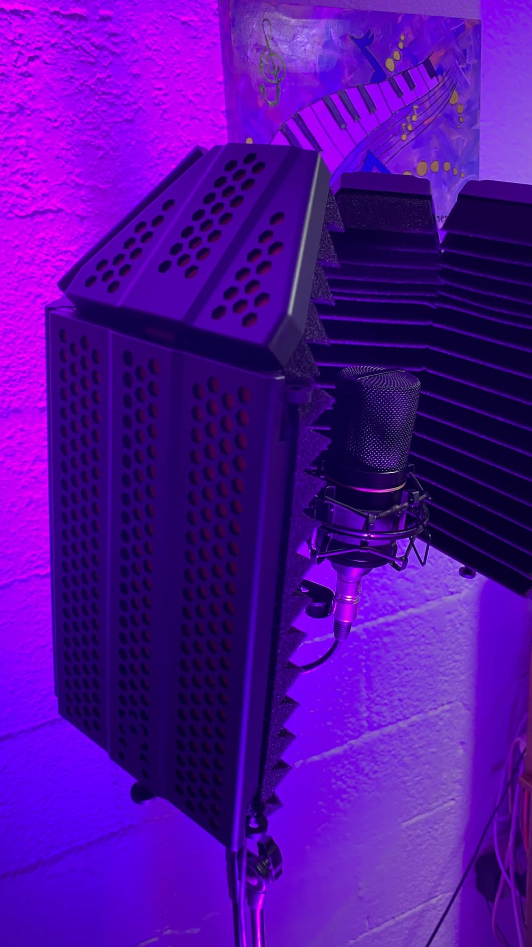 XTUGA Recording Microphone Isolation Shield, High Density Absorbent Foam 5 Panels to Filter Vocal,Top Enclosed Foldable Soundproof Cover for Condenser Studio Equipment MIS02 customer photo 1