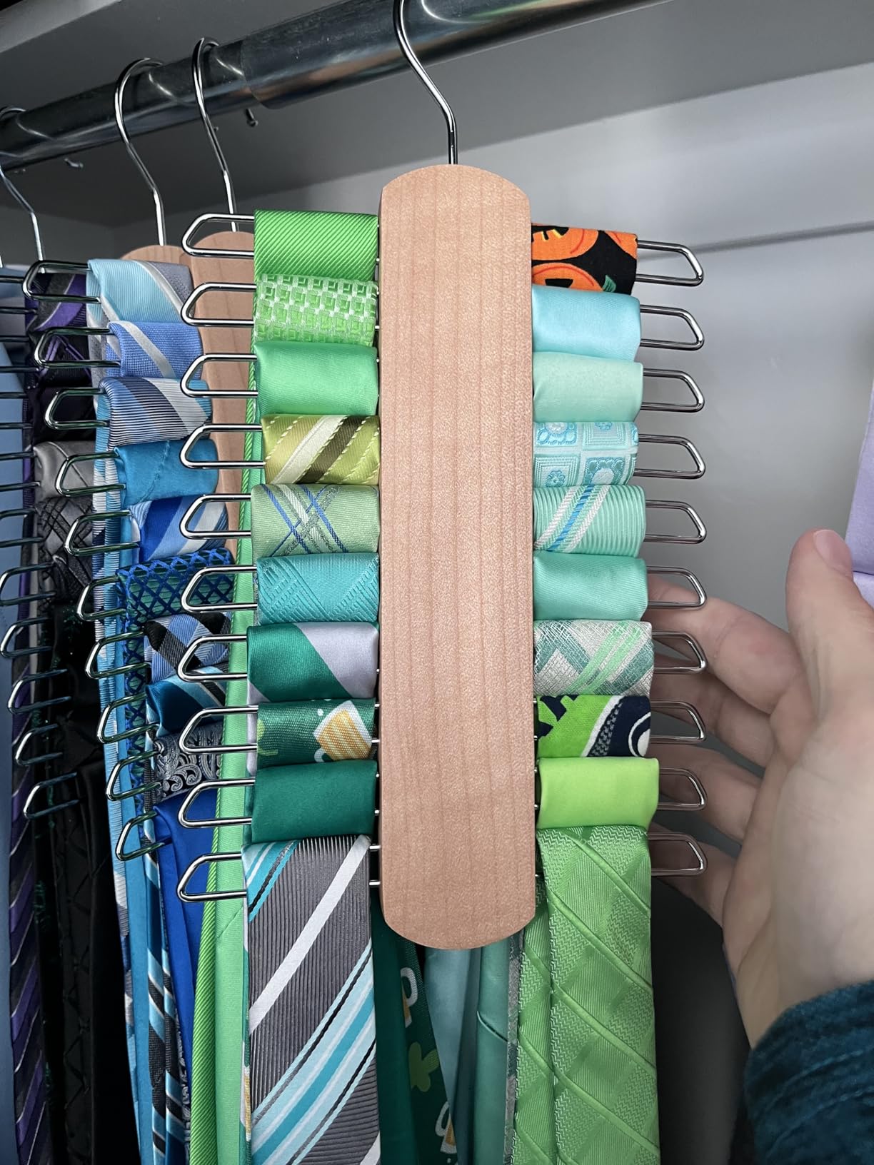 Amazon Basics 20 Bar Wooden Tie Hanger & Belt Rack, Closet Organizer, Natural, 2-Pack customer photo 1