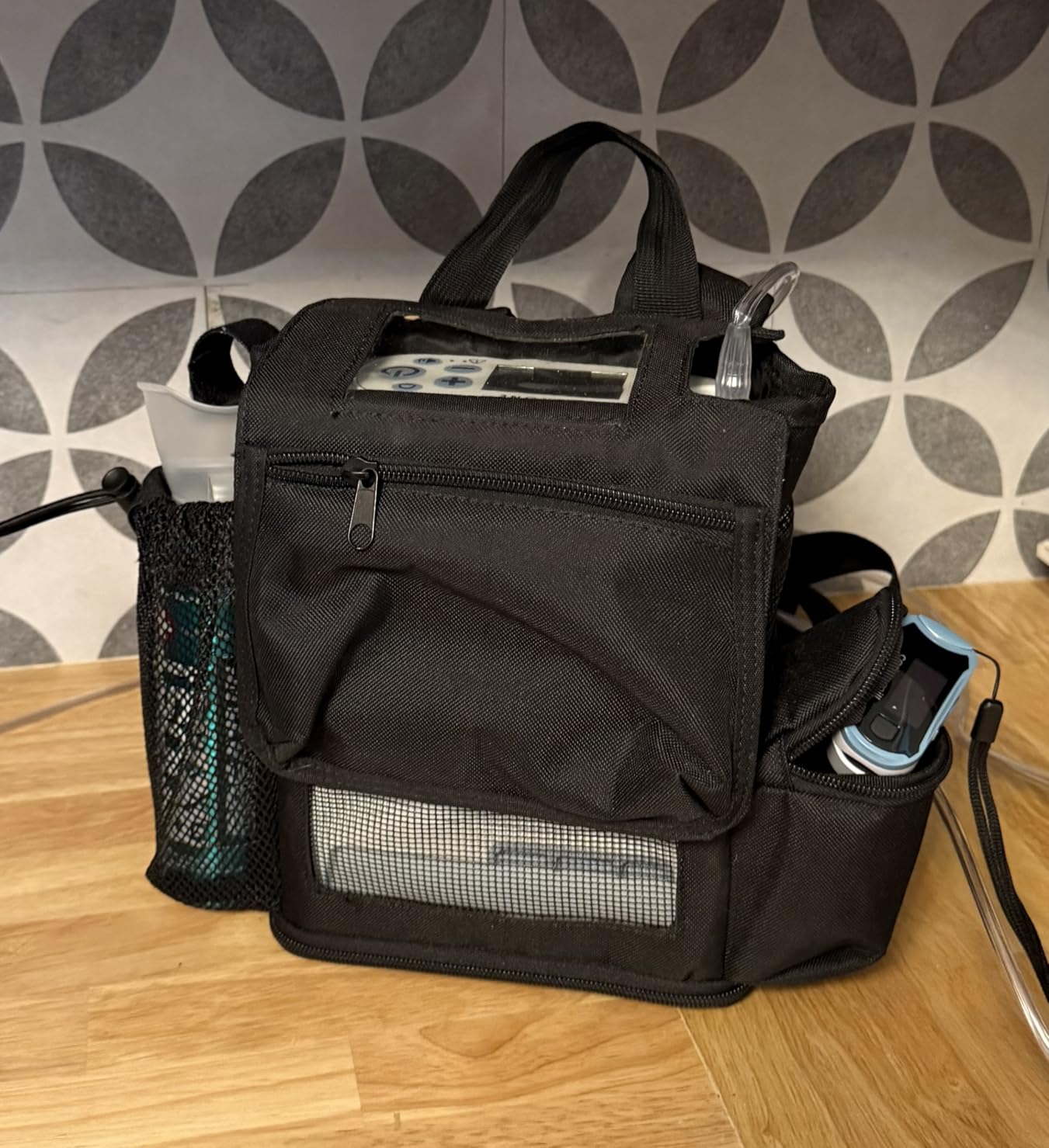 O2TOTES Premium Backpack - Fits Inogen One G5 & Inogen Rove 6, Lightweight with Padded Straps & Zippered Bottom customer photo 1