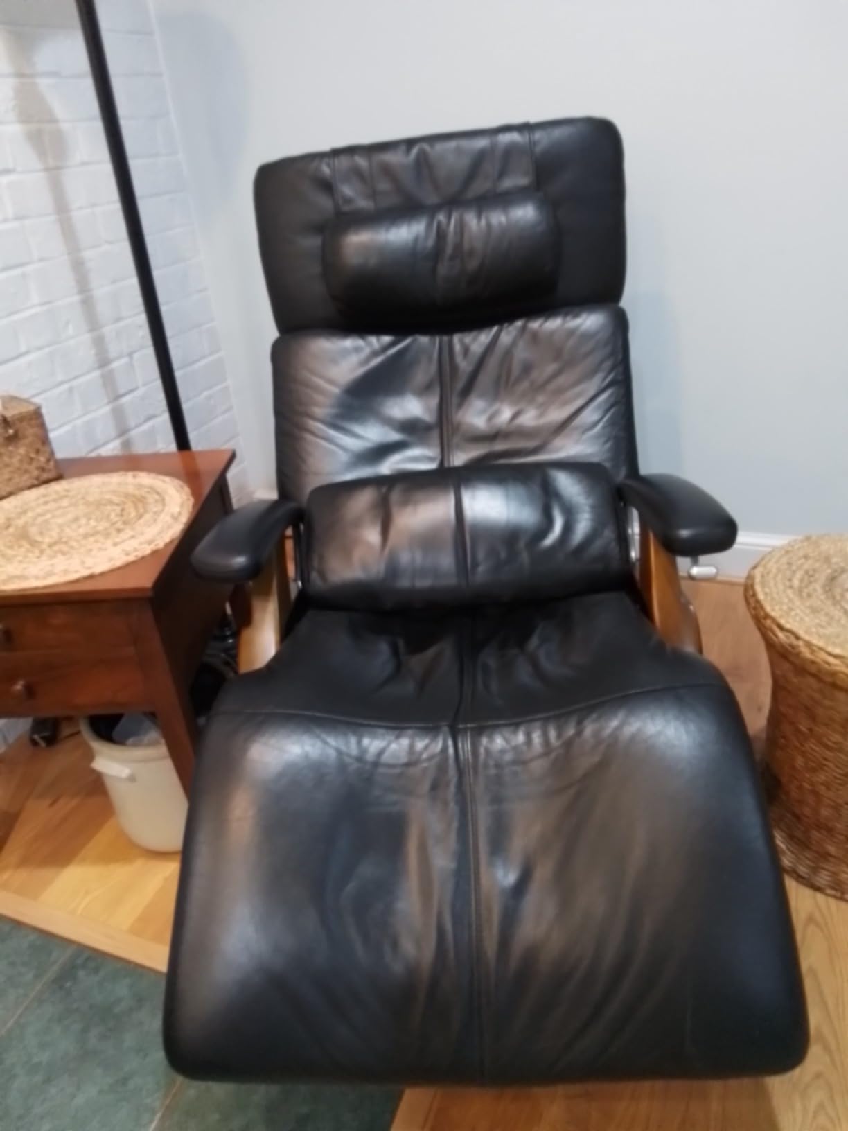 Human Touch Perfect Chair PC-350 Power Recliner - Zero Gravity Electric Chair for Adults, Breathable Top Grain Leather, Lumbar Support, Living Room & Home Office customer photo 2