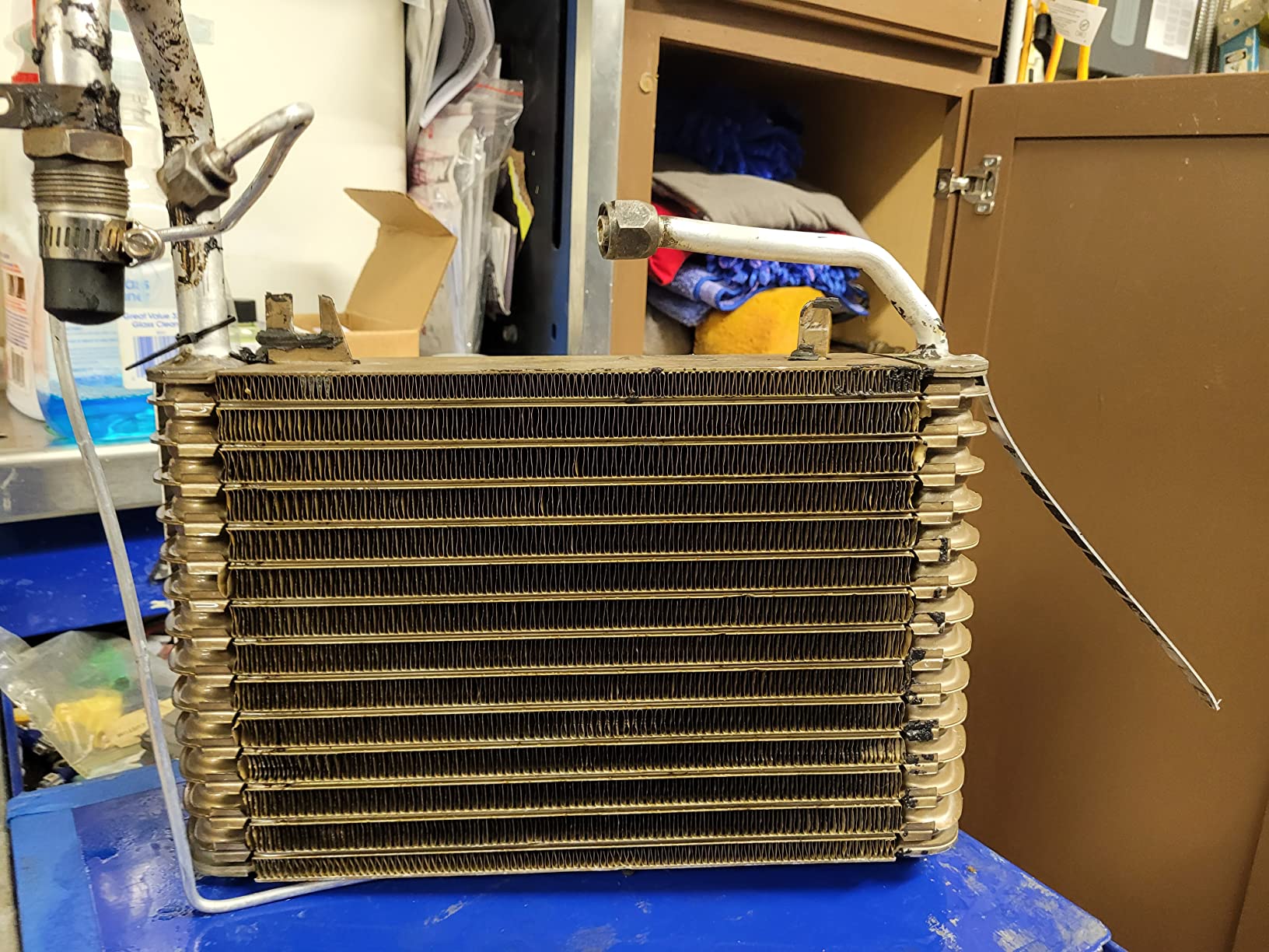 Electronic Refrigerant Leak Detector with UV & LED Light, Aprvtio WJL-6000PRO Freon Leak Detector for HVAC & Automotive AC, Adjustable Sensitivity 0.14 oz/yr for R410A R134a R22 CFC HCFC HFC customer photo 1