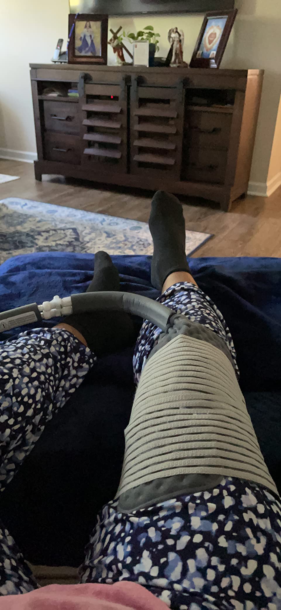 Brace Direct FrozenIce Cold Therapy Machine with Universal Pad - Circulating Water System for Knee, Shoulder, Hip, Ankle, Back - Cryotherapy for Post Surgery, Pain, Swelling customer photo 2