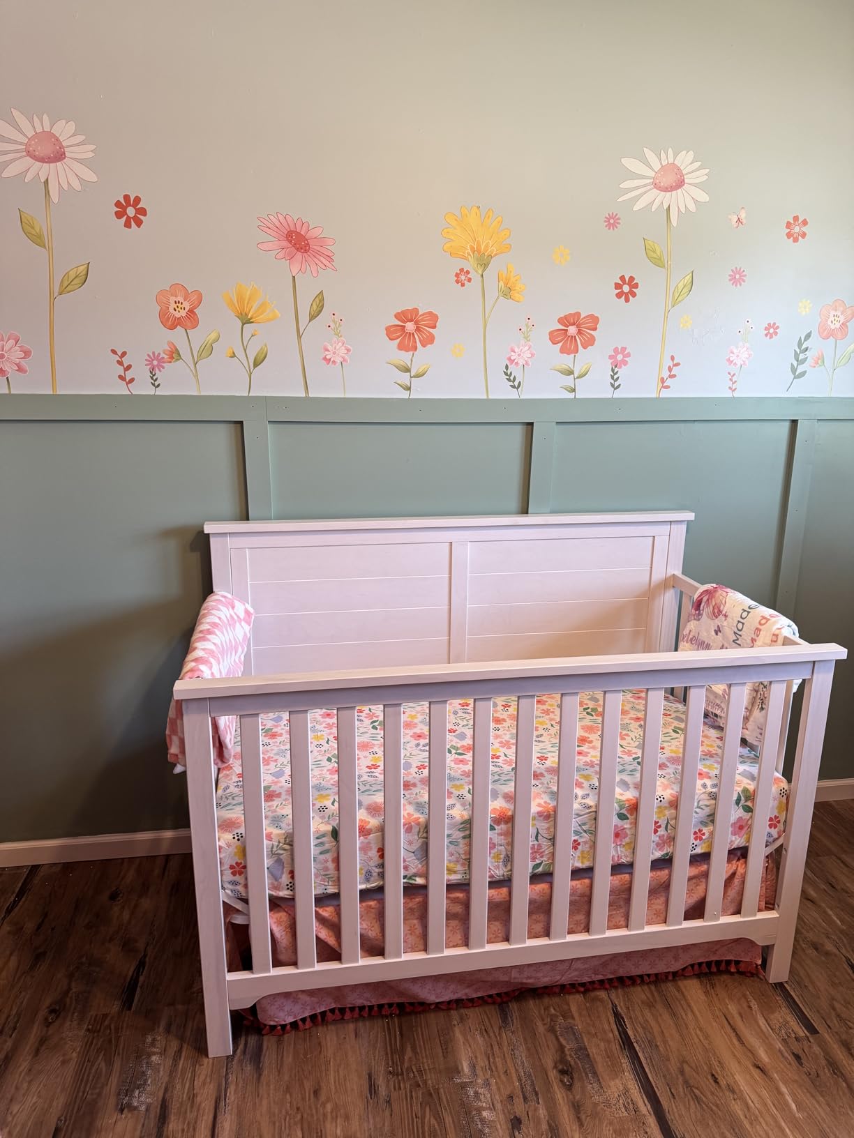 Sorelle Furniture Farmhouse 3-Piece Nursery Set with 4-in-1 Convertible Crib, 4-Drawer Dresser, and Changing Table with Shelves, Baby Furniture Made of Wood, Non-Toxic Finish-Chocolate and White customer photo 1