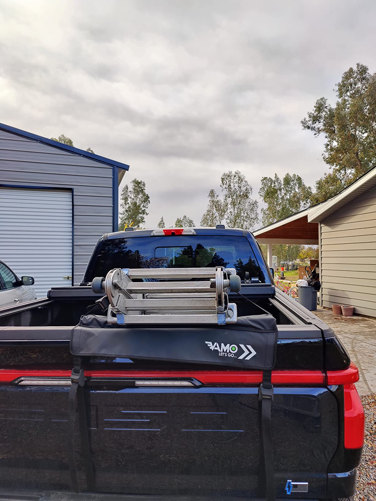 Vamo Truck Tailgate Pad for Surfboards - 18 wide truck SUP surfboard pad, Adjustable tie down strap customer photo 1