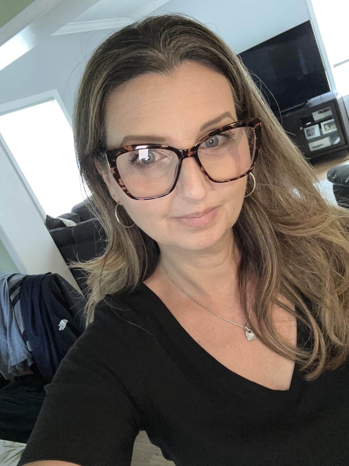 AMOMOMA Trendy TR90 Oversized Blue Light Reading Glasses Women,Stylish Square Cat Eye Glasses AM6031 customer photo 2