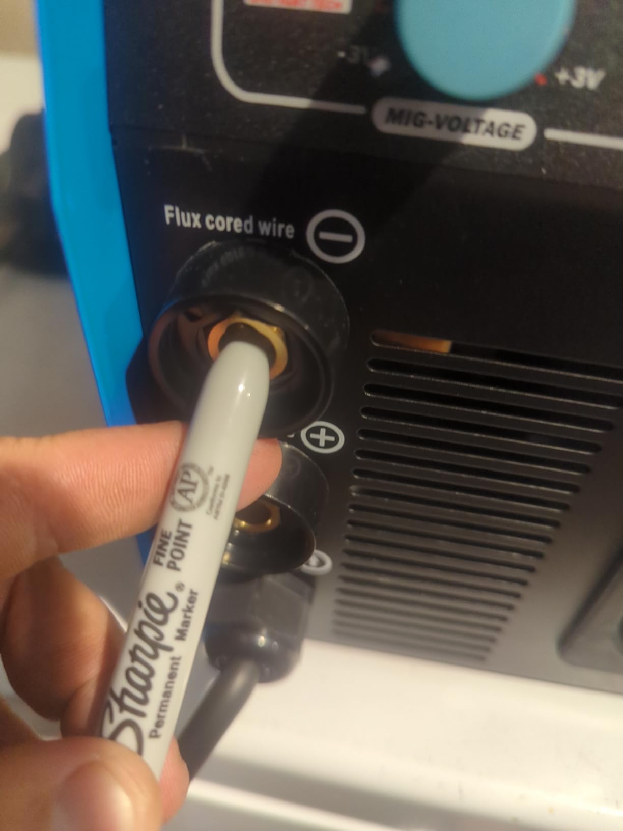 S7 MIG Welder with Gas and Gasless Capability, Knob-Control MIG Welding Machine for Beginners and DIY Home Workshop, Flux Core & Gas MIG Welder customer photo 1