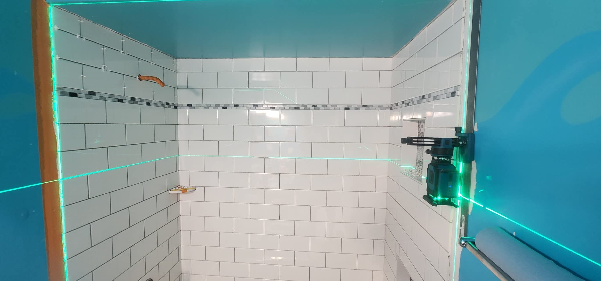 Takamine 16 Lines Green Laser Level Pro, 4x360° 4D Green Cross Line Professional for Construction, Two 360° Vertical and Two 360° Horizontal Laser Level Pulse Mode and Remote Controller customer photo 2