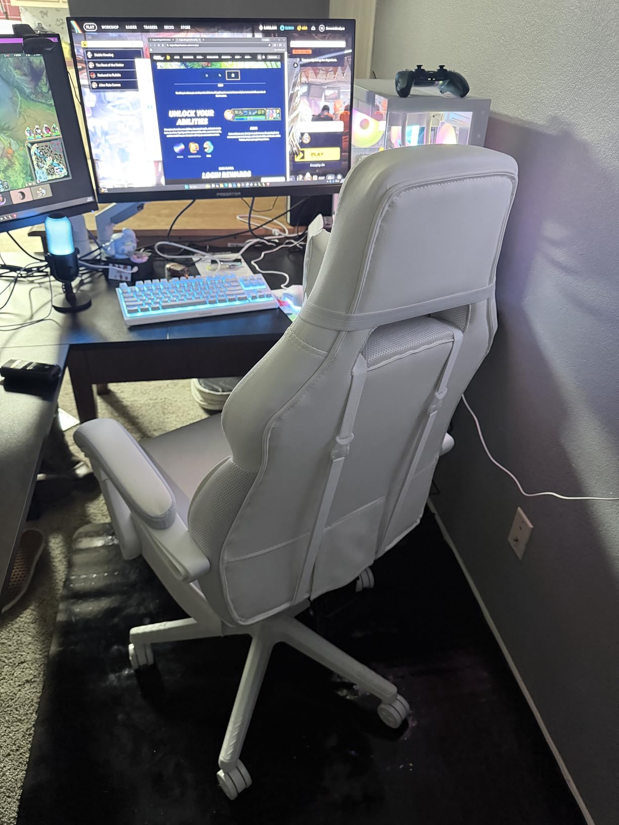 LEMBERI Big and Tall Gaming Chair 400lb Capacity, Heavy-Duty Office Chair with Reinforced Footrest, Wide Seat High Back PC Desk Chair with Linkage Armrests, Thickened Steel Frame, PU Leather, Red customer photo 1