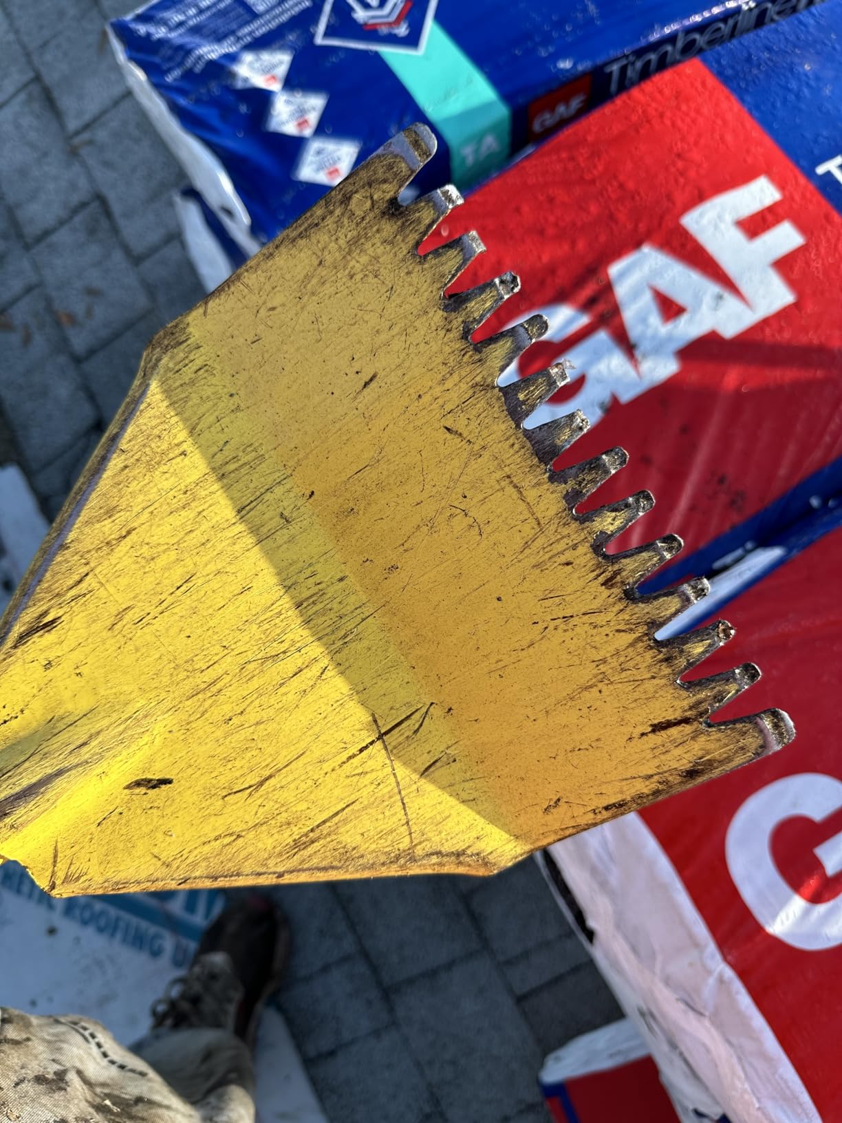 Tie Down El Burro Shingle Shovel Stripper 47.5 in | Roofing Tear Off Tool & Nail Remover | Heavy Duty Steel D-Handle | Yellow customer photo 1