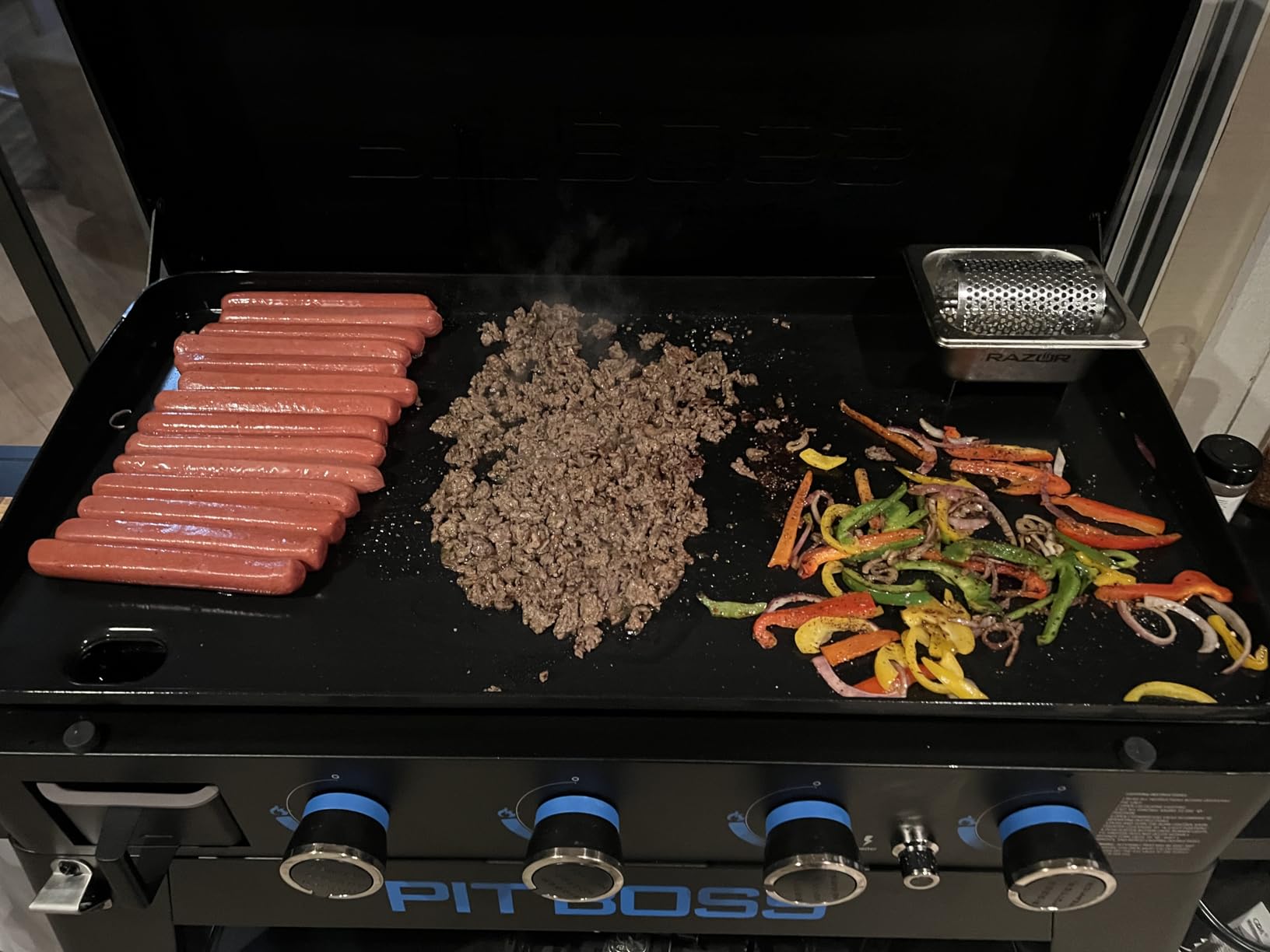 Pit Boss Ultimate Gas 4 Burner Non-Stick Lift-Off Griddle customer photo 1