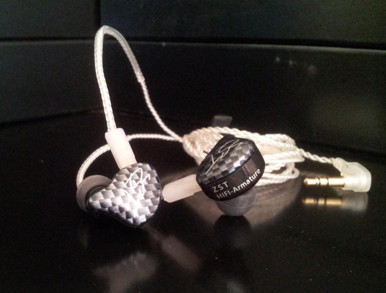 CCZ Yinyoo Melody in Ear Monitors Earphones Headphones Wired Earbuds without Microphone IEM HIFI Bass with 1DD 1BA, Ear fins, 4N OFC Cable for Musicians, Singer, on Stage, Studio customer photo 2