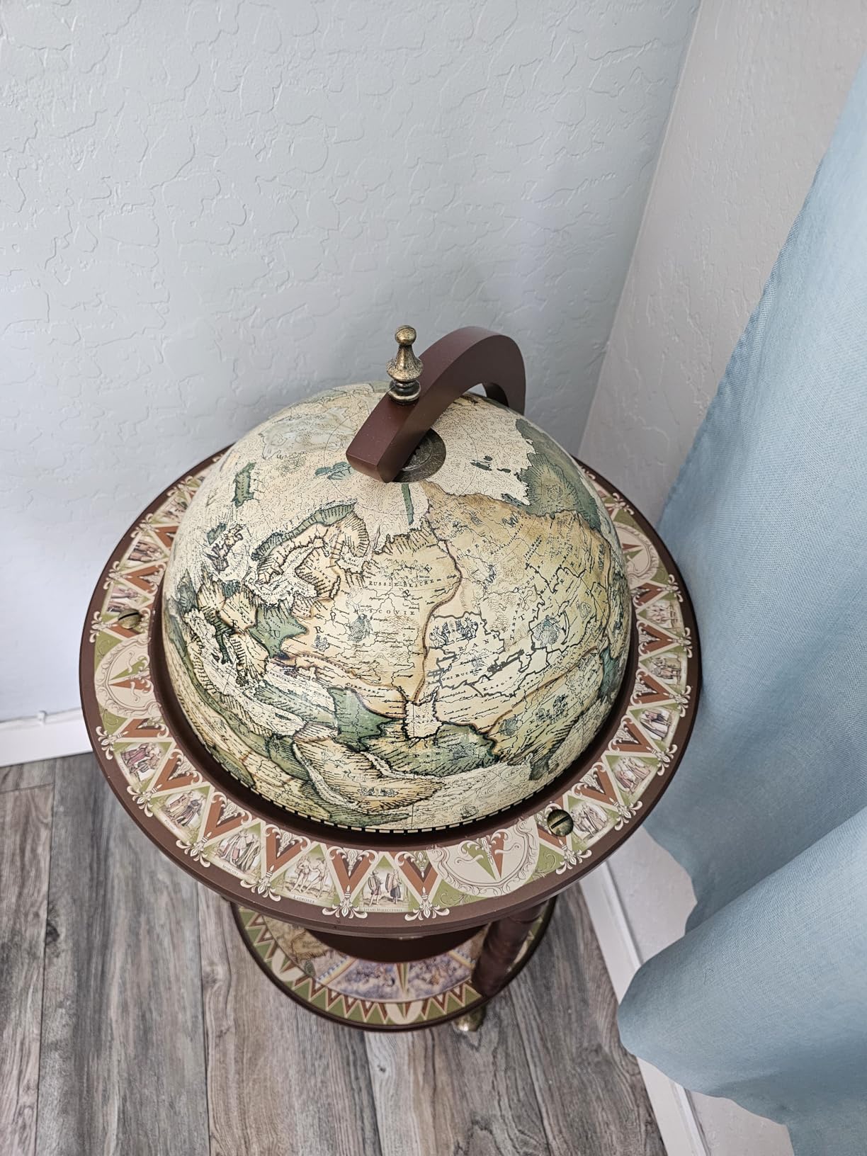 LDAILY Moccha 17'' Globe Wood Wine Bar Stand, 16th Century Italian Replica Liquor Bottle Shelf w/Wheels, Wood Wine Cart Cabinet, Globe Wine Organizer for Spirits, Beverages Stemware (Creamy White) customer photo 2