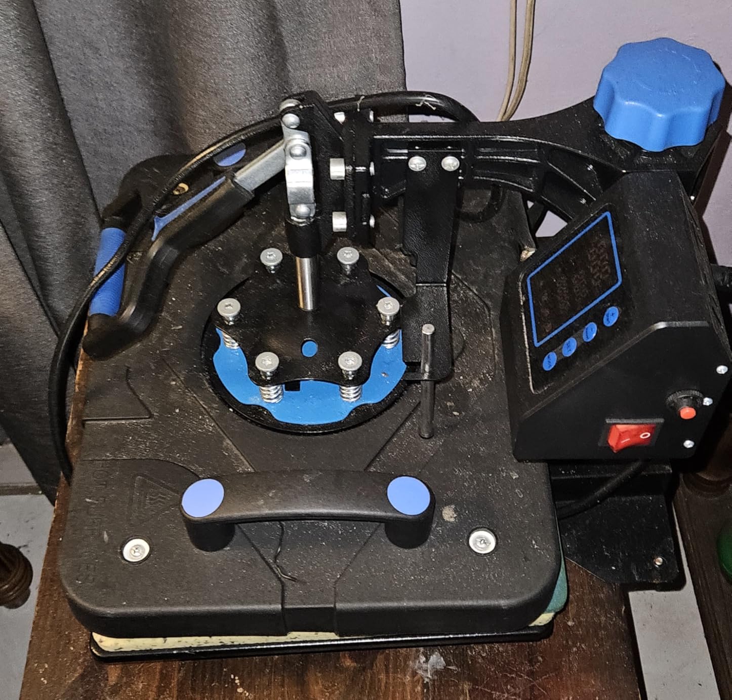 HORGELU Upgraded 5 in 1 Heat Press Machine 12 x 15 Inch Heat Transfer Machine 360-Degree Swing Away Multifunction Digital Sublimation Combo Heat Press for T Shirt Mug Hat Plate Cap for Commercial Home customer photo 1