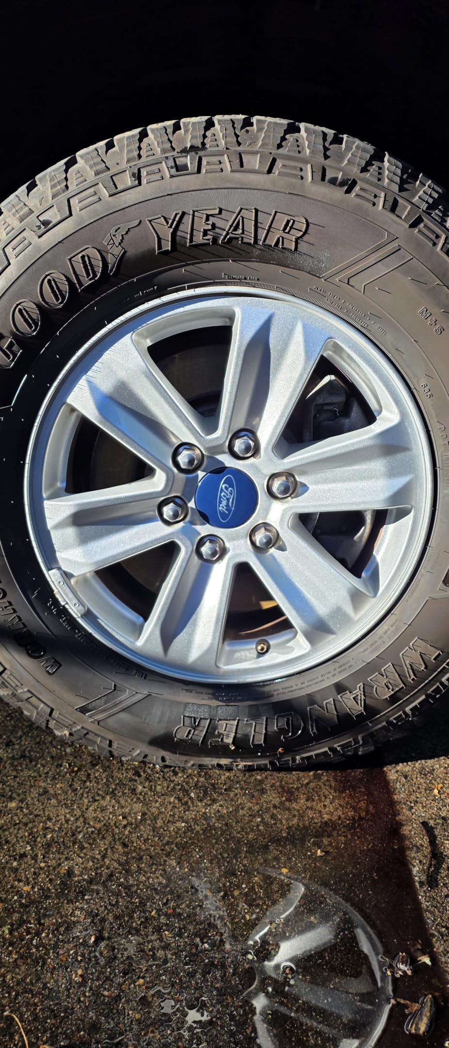 Turtle Wax 53759 Hybrid Solutions All Wheel Cleaner and Iron Remover, Rapid Removal of Surface Contaminants, Brake Dust and Rust, Safe for All Vehicle Paint, Low Odor Formula, 23 Oz. (Pack of 1) customer photo 2