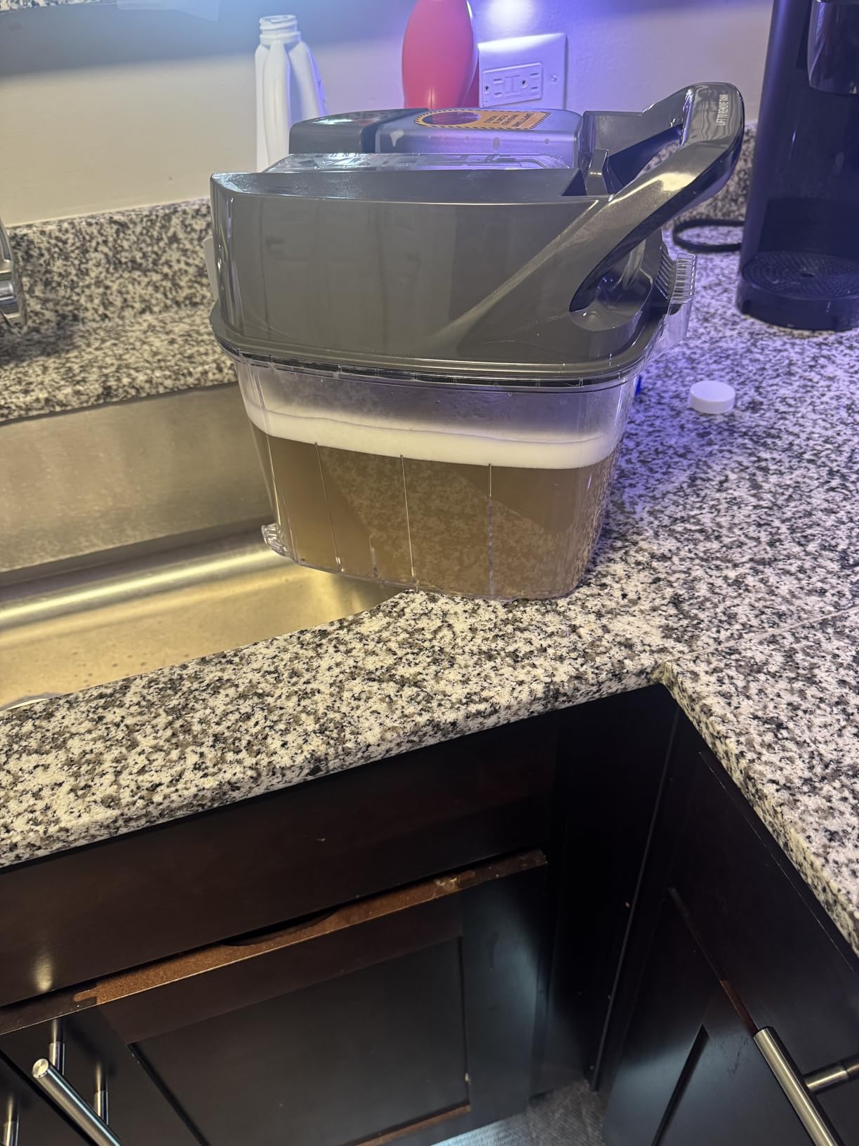 Hoover Powerscrub XL Pet Carpet Cleaner Machine, Upright Shampooer, FH68050 customer photo 2