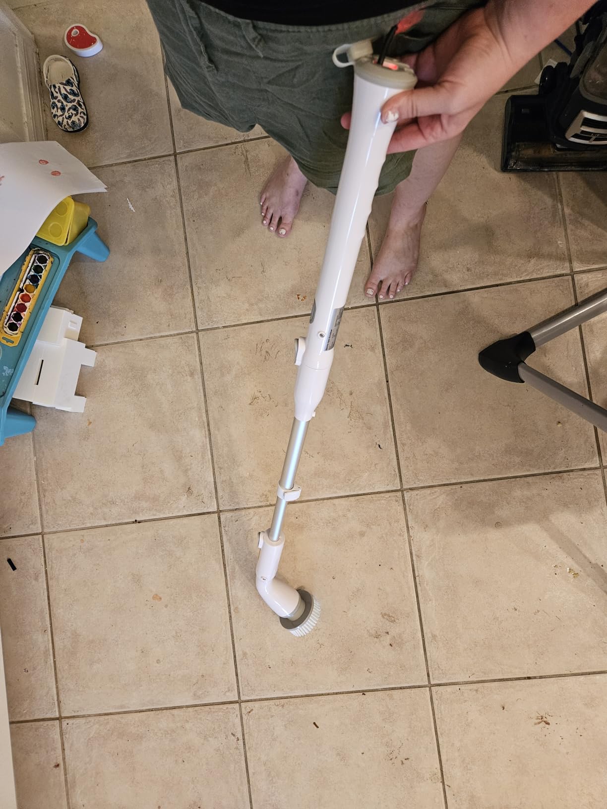 LABIGO Electric Spin Scrubber, Cordless Cleaning Brush Scrubber with 7 Replaceable Brush Heads and Adjustable Extension Handle, IPX7 Waterproof Power Cleaning Brush for Bathroom Tub Floor Tile Shower customer photo 1