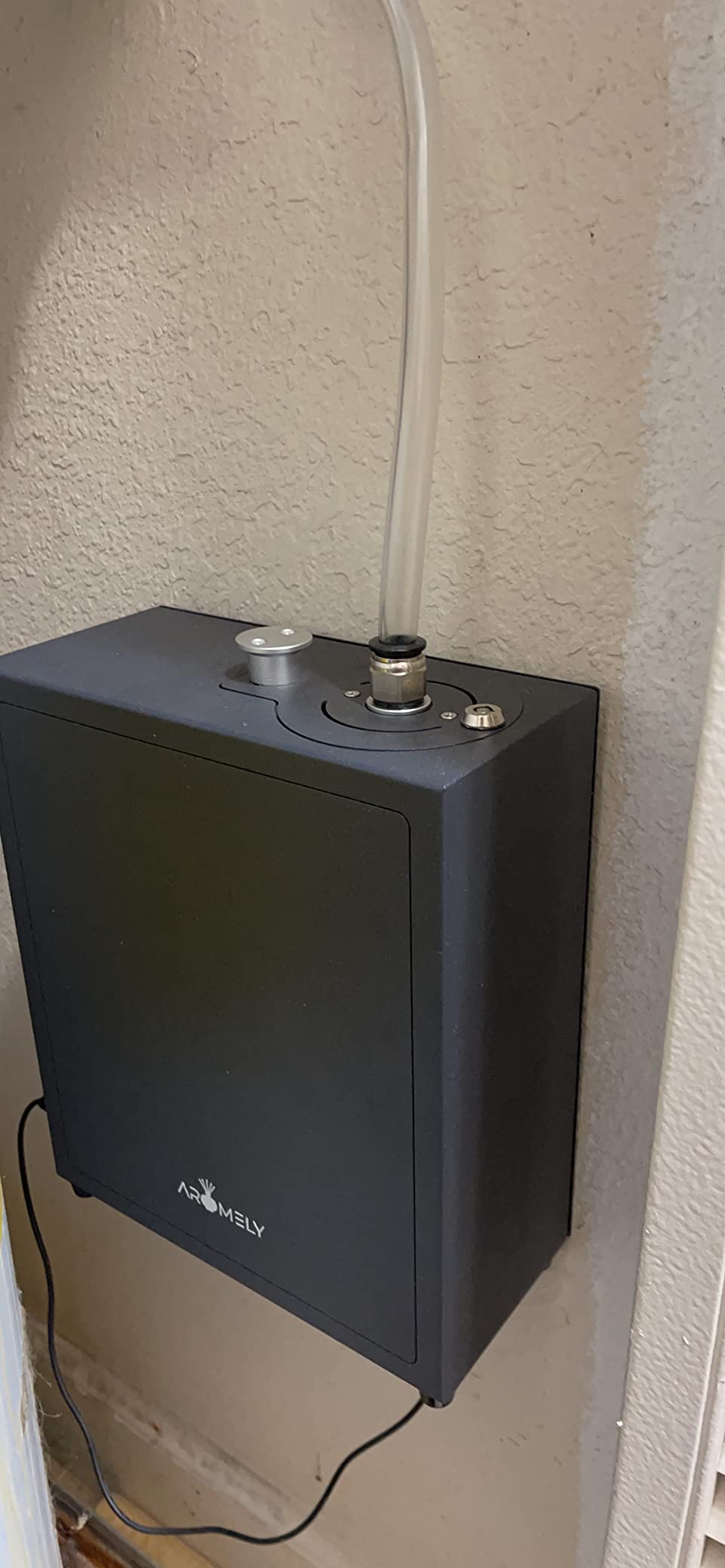 Aromely Smart Bluetooth HVAC Scent Diffuser, Aromatherapy Nebulizing Waterless Diffuser for Home, Office, Large Room, App Controlled Perfect Aroma Diffuser Up to 4,000 SQFT - Black customer photo 1