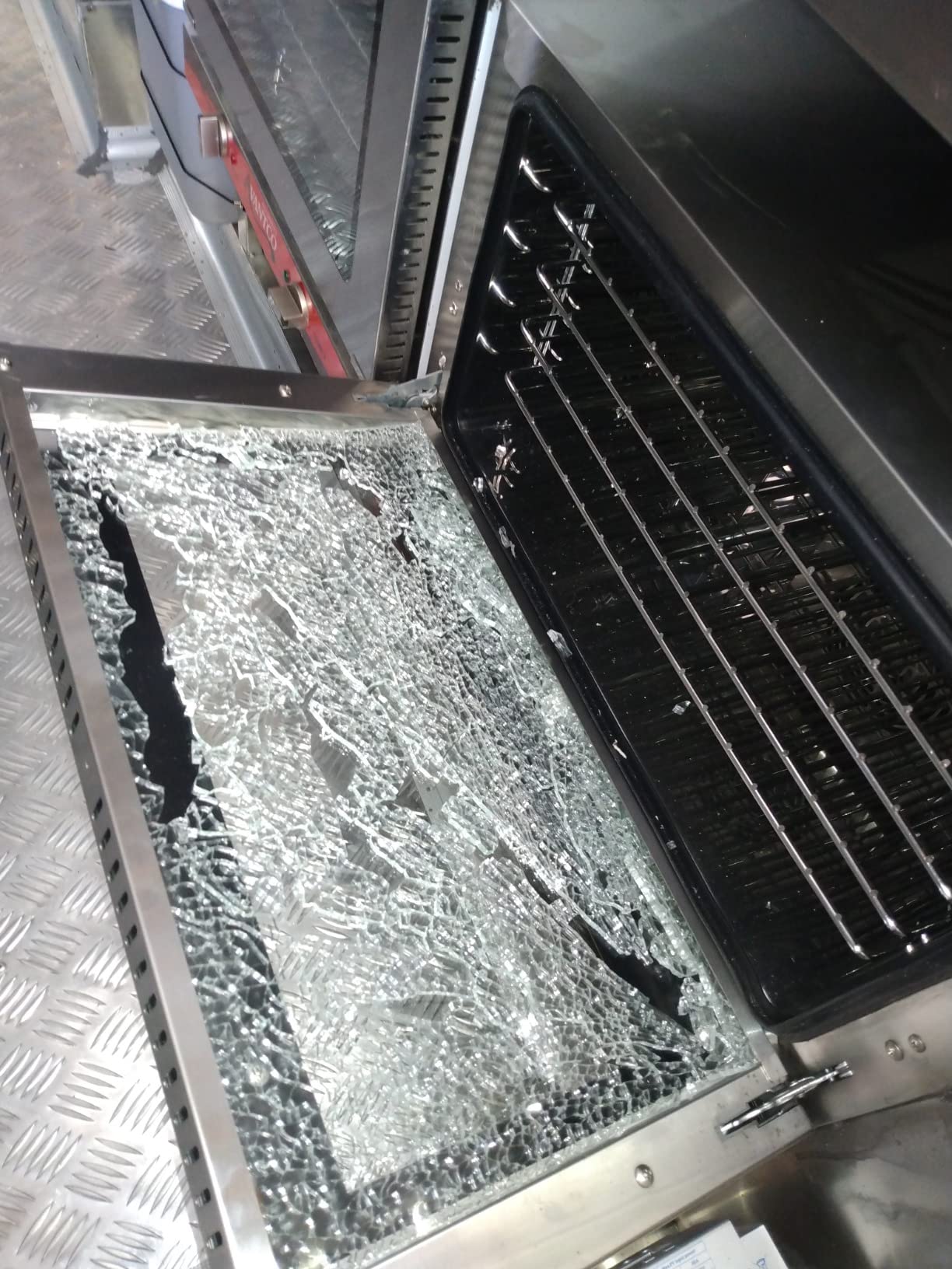 Kratos Commercial Countertop Oven | Half-Size Electric Convection Oven | Holds Four Half Size Sheet Pans | 1.5 Cubic Ft. | ETL Certified | 120V, 1600W customer photo 1