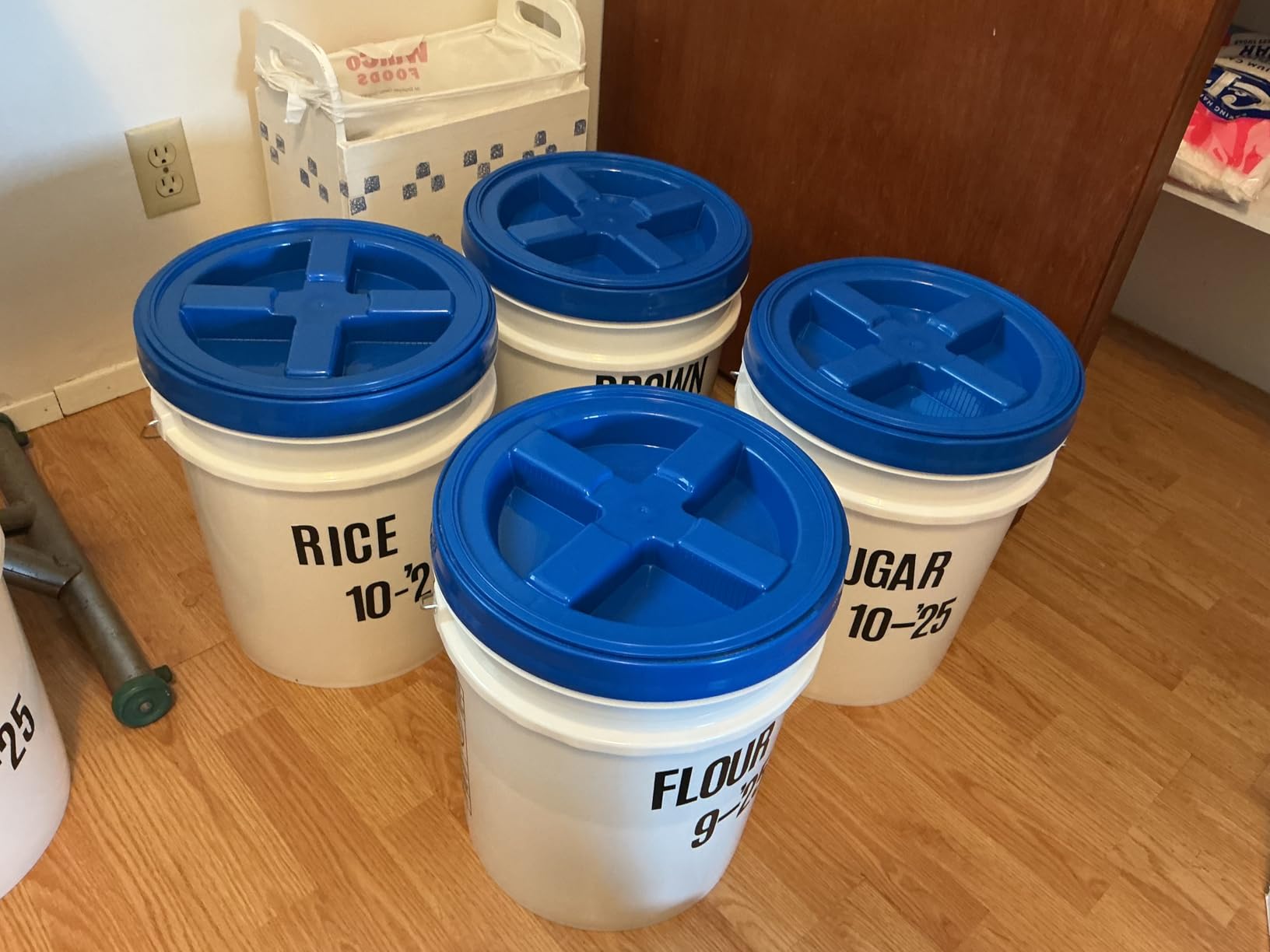 House Naturals 5 Gallon Plastic Bucket Pail Food Grade with Blue Screw on Lid(Pack of 3) Made in USA customer photo 1