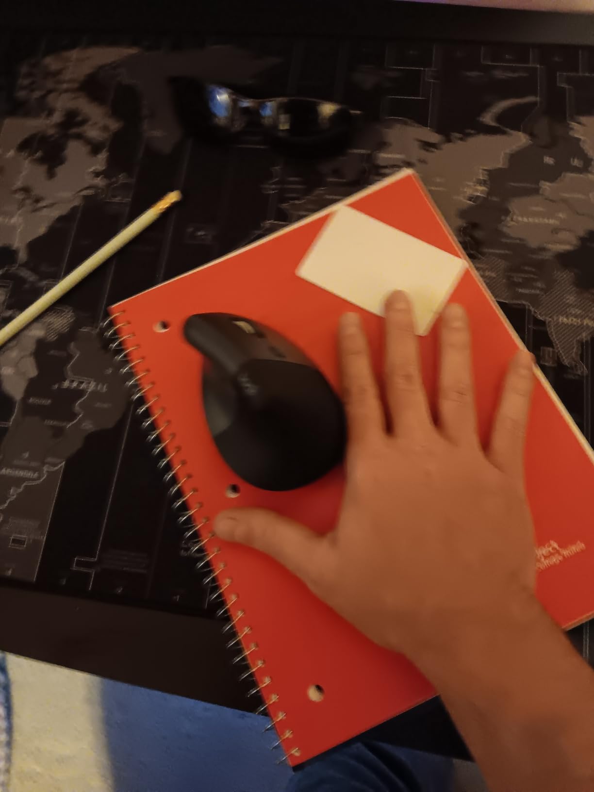 Logitech Lift Vertical Ergonomic Mouse, Wireless Bluetooth or USB Receiver, Quiet Clicks, 4 Buttons, Right Hand Wireless Mouse, Windows/macOS/iPadOS, Laptop, PC - Graphite customer photo 1