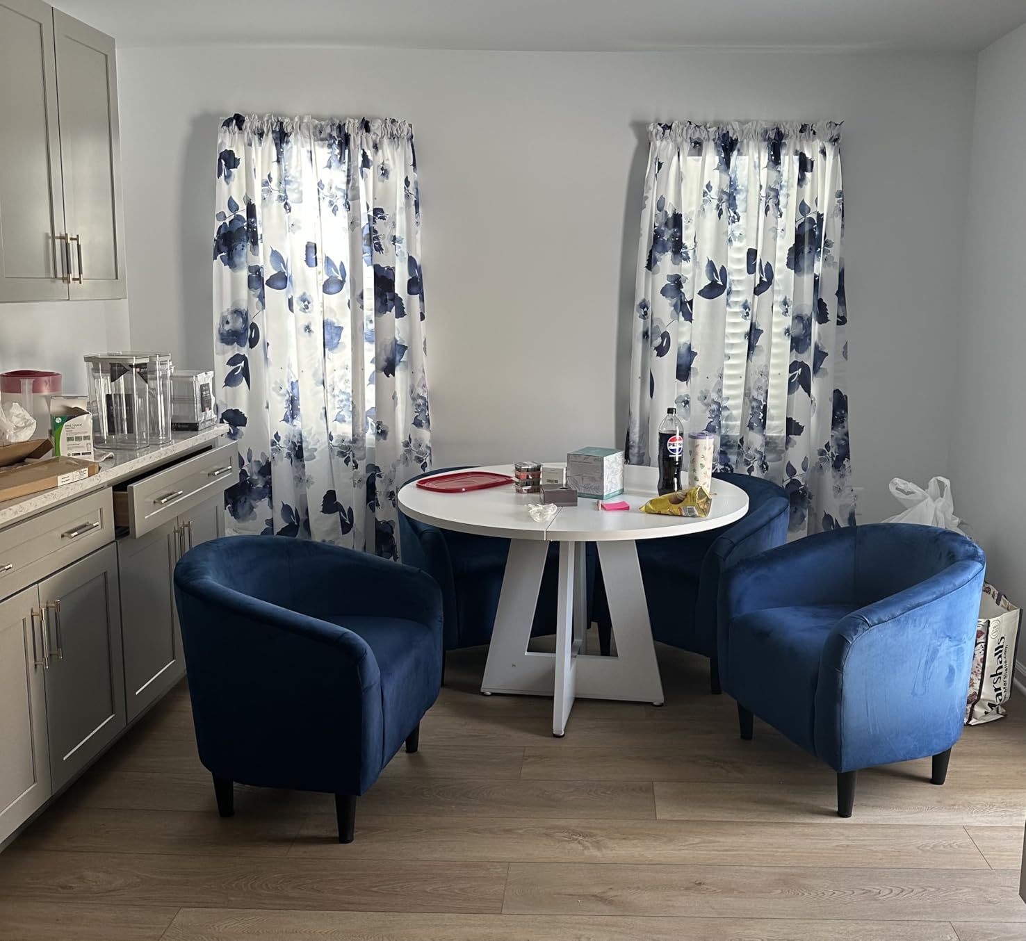 Yaheetech Barrel Chairs, Furry Accent Chairs with Soft Padded Armrest for Living Room Bedroom Waiting Room Office, Set of 2, Ivory customer photo 1