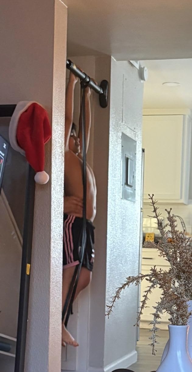 Sportneer Pull Up Bar: Strength Training Chin up Bar No Screws - Adjustable 29.5''-37''(75-94cm) Width Locking Mechanism Pull up Bar for Doorway - Max Load 440lbs for Home Gym Upper Body Workout, Non-slip customer photo 2