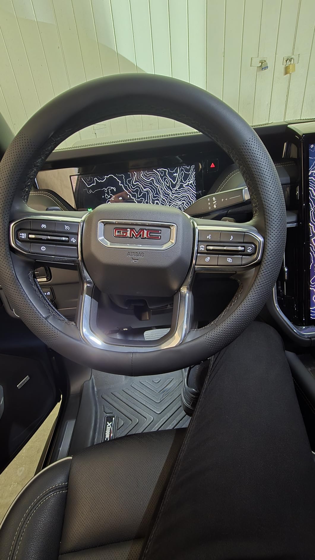 LKWLIKEI Nappa Premium Leather car Steering Wheel Cover, Non-Slip, Breathable, Universal 15 inches, Black. customer photo 2