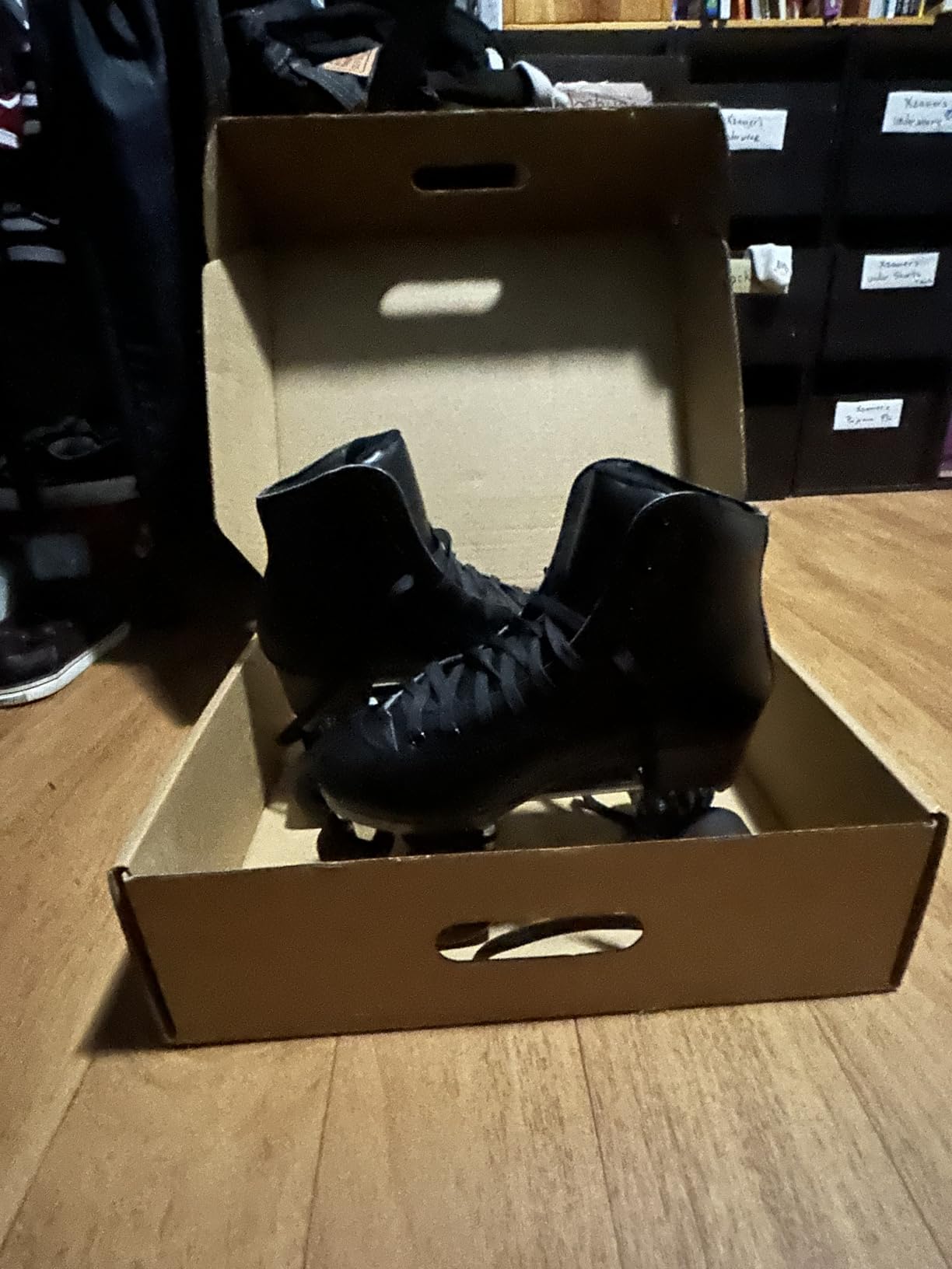 PAPAISON Roller Skates for Women and Men, Deluxe 2 Layer Microfiber Leather Double Row-Classic Roller Skates for Girls, Professional Outdoor Indoor Quad-Skates for Kids & Adults customer photo 1