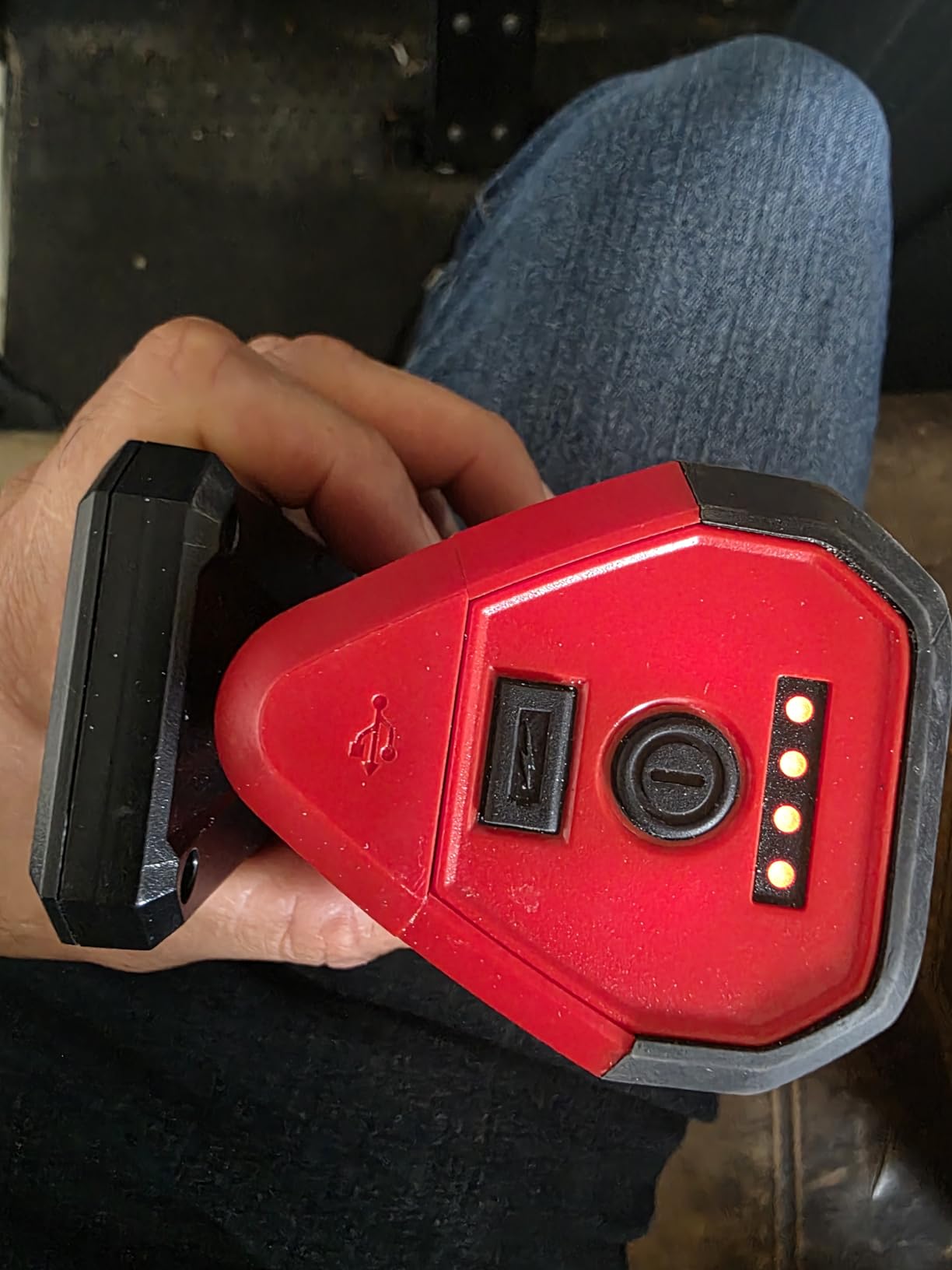 Milwaukee Electric - M12 Rover Service Repair Flood Light W/USB Charge customer photo 2