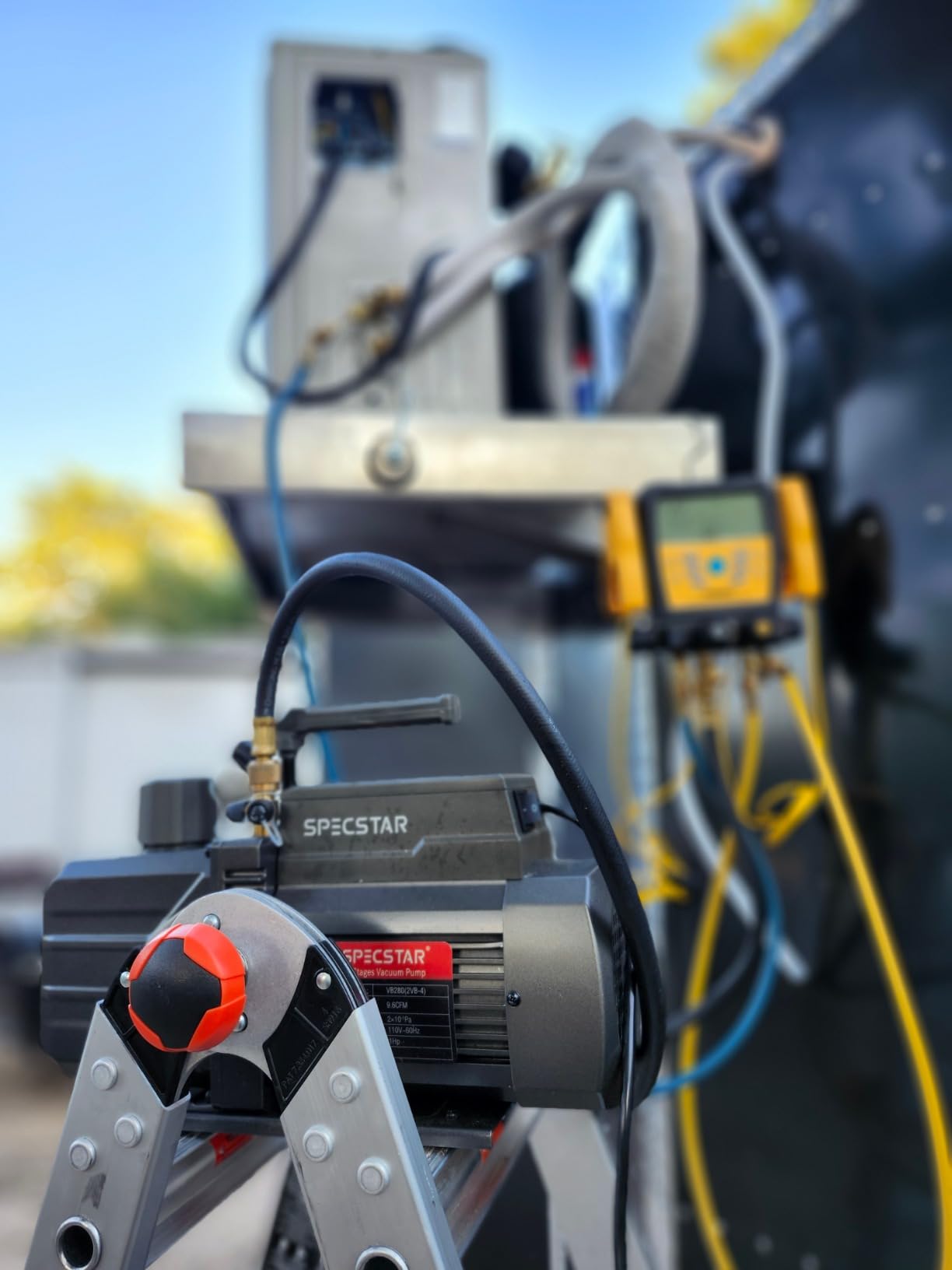 SPECSTAR 110V 9.6 CFM 1 HP Dual-Stage Rotary Vane HVAC Air Vacuum Pump for R12 R22 R134a R410a Systems with Oil Bottle customer photo 2