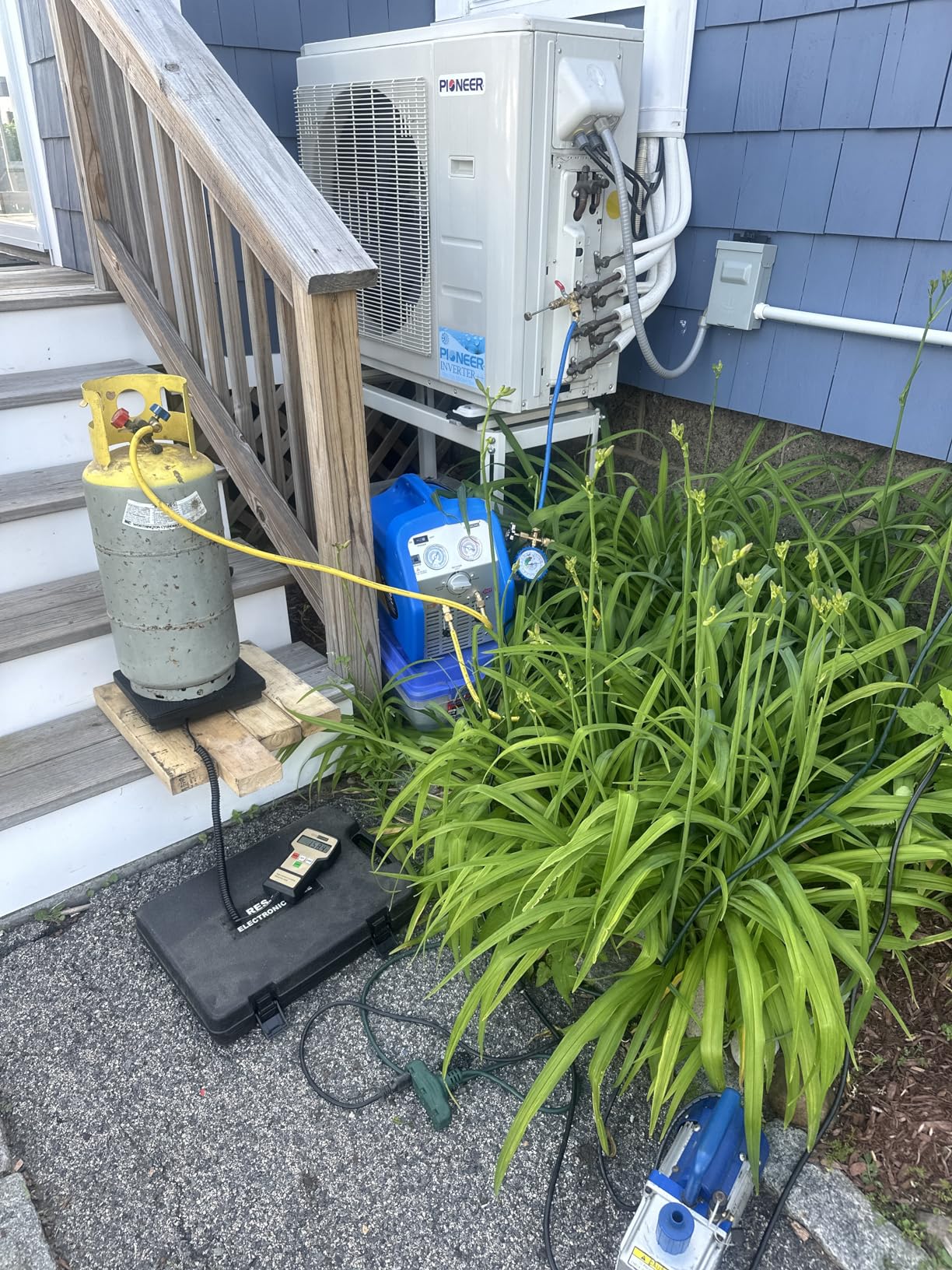 VIVOHOME 110-120V AC 60Hz 3/4HP Single Cylinder Portable Refrigerant Recovery Machine, Grey customer photo 1