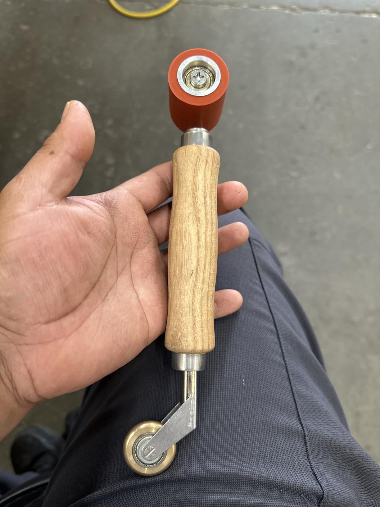 QWORK Seam Roller, 40mm Silicone Seam Roller with 6mm Brass Detail Penny Roller, Smoothing Seam Roller Tool for PVC/TPO/EPDM Single Ply Roofing Tape customer photo 2