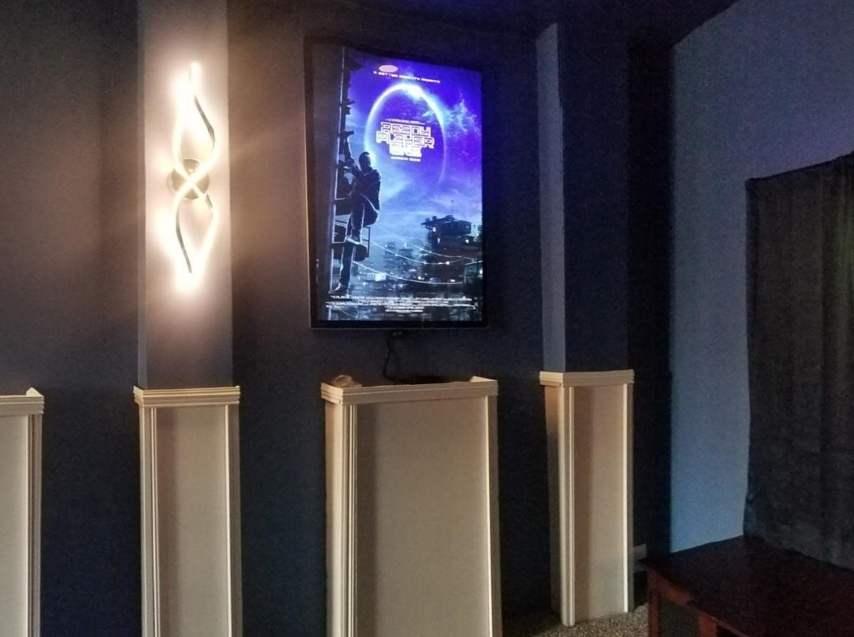 E-Hangsam 27x40 Inch LED Poster Frame - Wall-Mounted Lighted Movie Poster Frame with Dimmer On/Off Switch, Perfect for Displaying LED Posters and Lighted Movie Posters customer photo 2