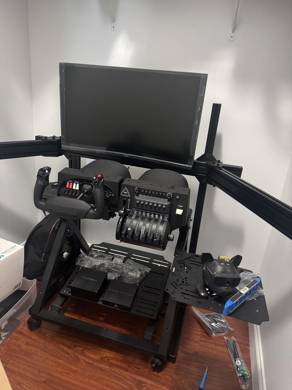 Honeycomb Alpha Flight Controls Yoke with Honeycomb Aeronautical Bravo Throttle Quadrant Bundle (2 Items) customer photo 1