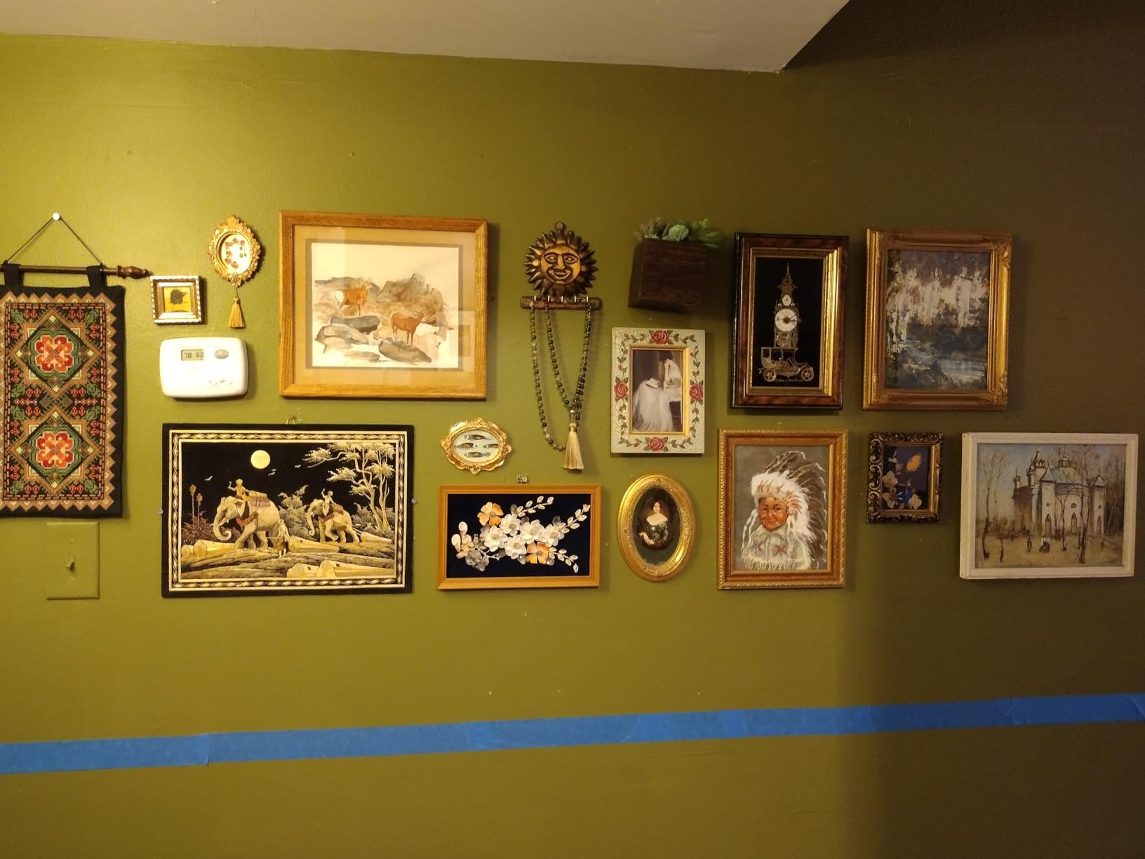 PREXISO Multi Surface Laser Level LED Light Vial, 30Ft Horizontal & Vertical Line Laser with Wall Mount Base, 2 Pins, 10 Sticker, 2 AA Batteries for Hanging Frames & Picture, Construction Wall Writing customer photo 2